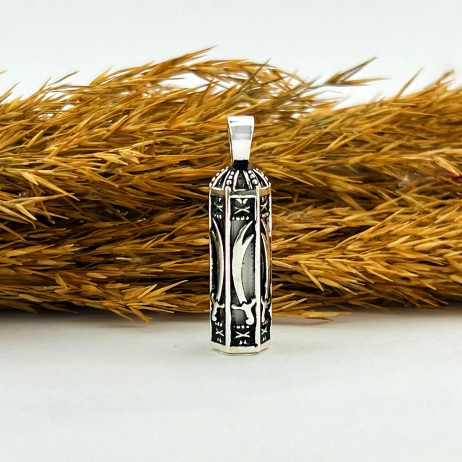 925 AYAR KILIÇ TASARIM ALTIGEN CEVŞEN KOLYE