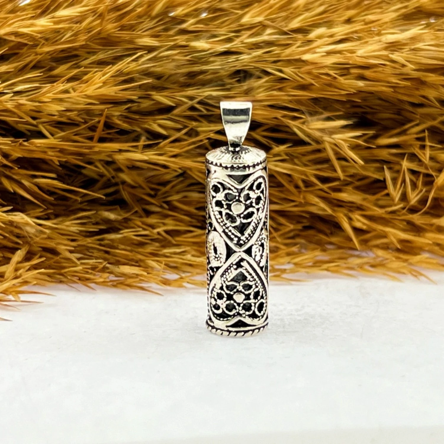 925 AYAR GÜMÜŞ ŞIK TASARIM CEVŞEN KOLYE KALP DETAYLI