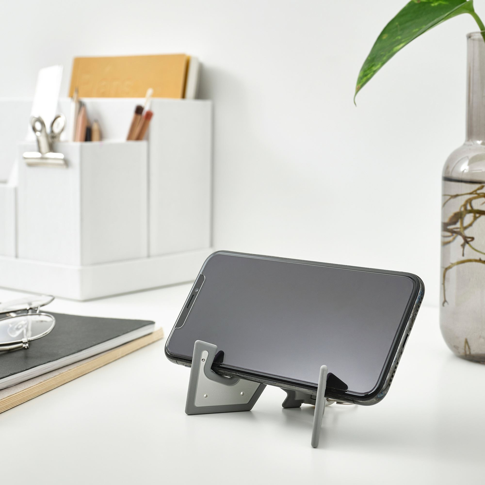 Telefon/tablet standı, gri, 8x4 cm