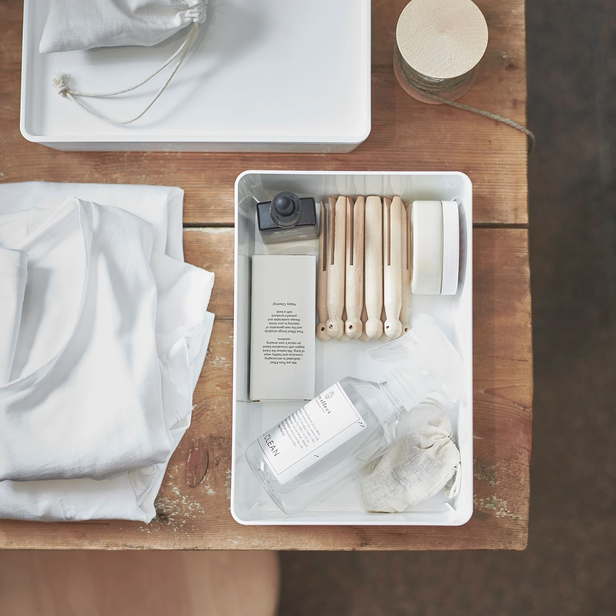 Kapaklı kutu, beyaz, 18x26x8 cm