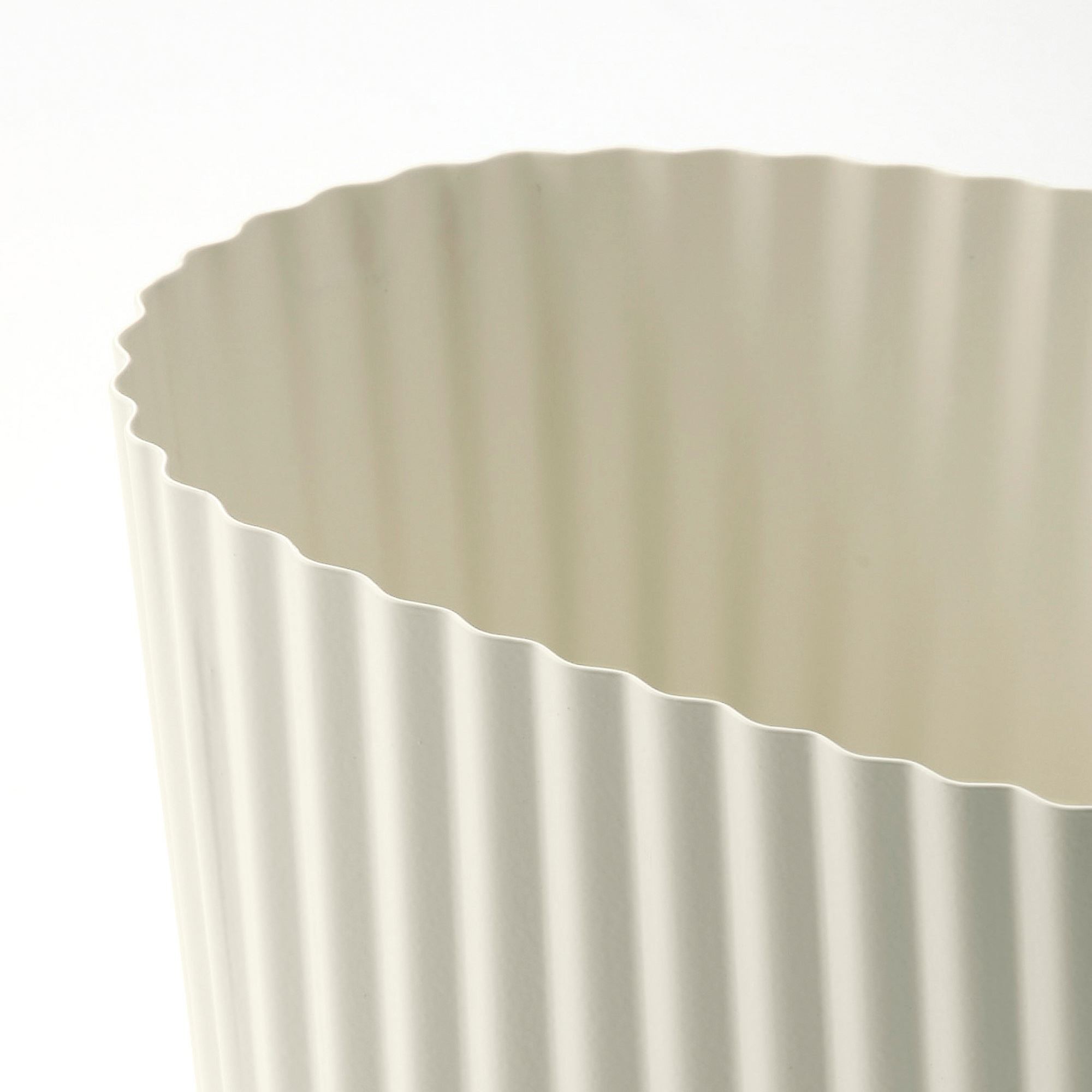 Çelik saksı, kırık beyaz, 9 cm