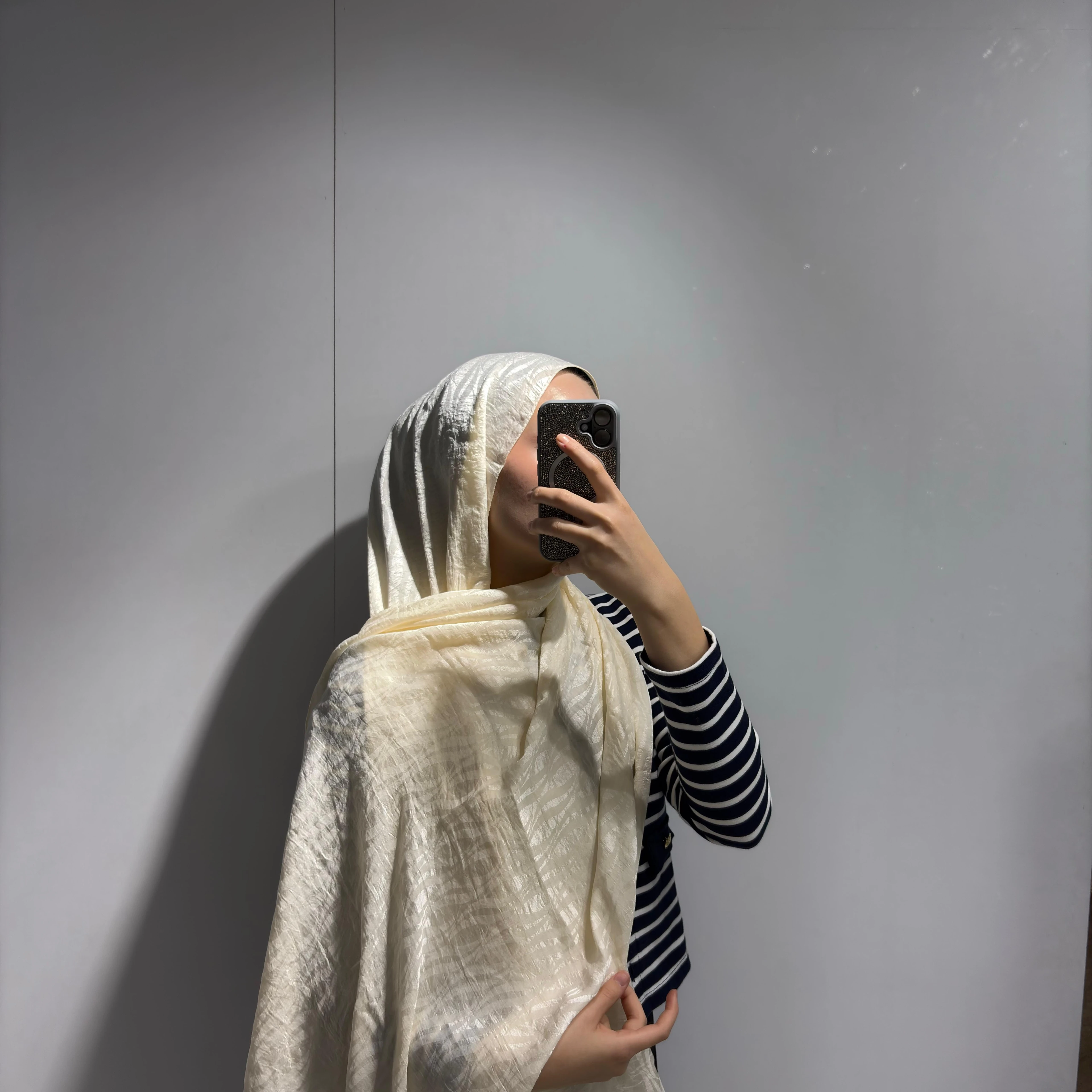 Su Yolu Desen Jakar Şal Krem