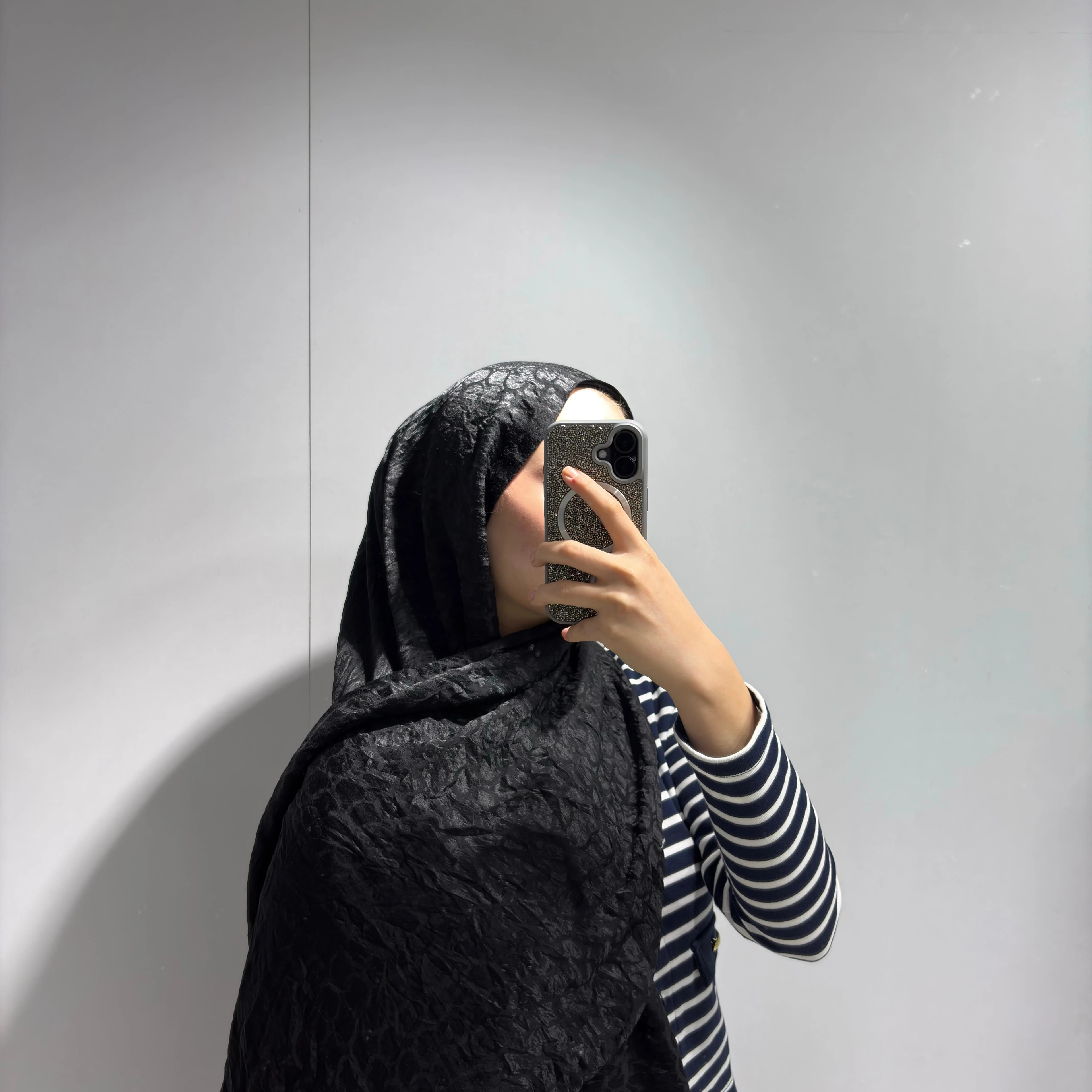 Halka Desen Jakar Şal Siyah