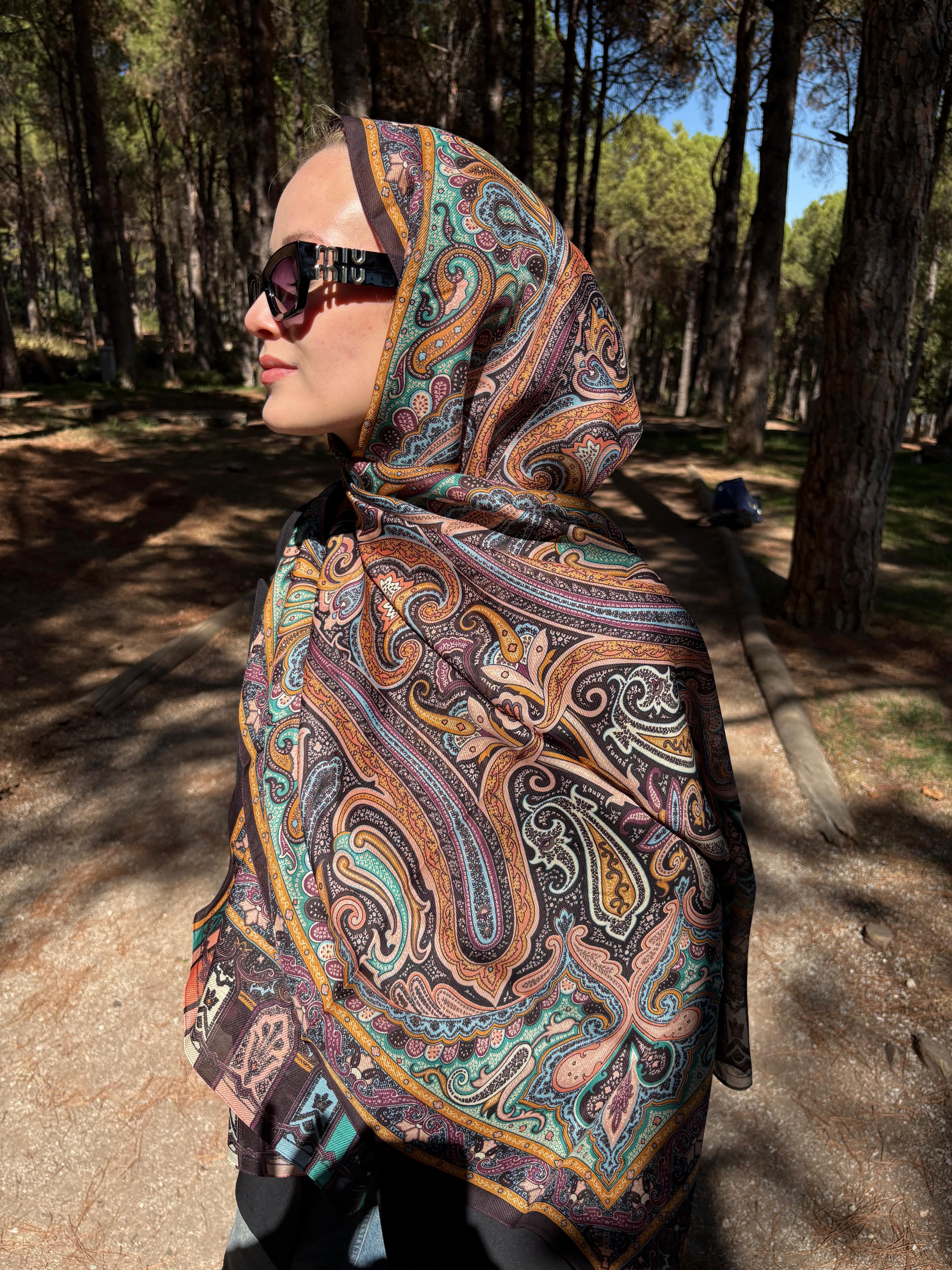 MorenoSilk Plum Liora