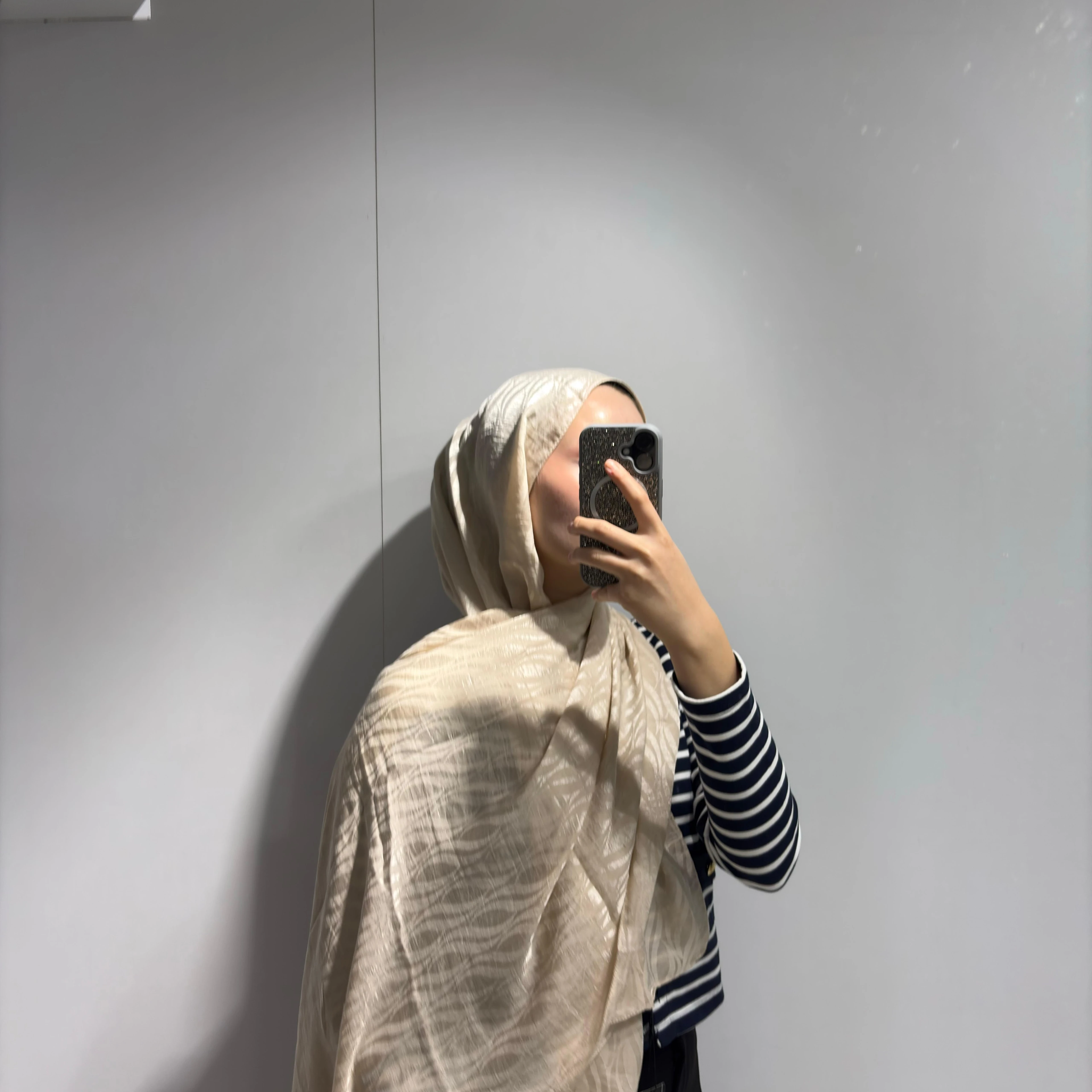 Su Yolu Desen Jakar Şal Açık Bej