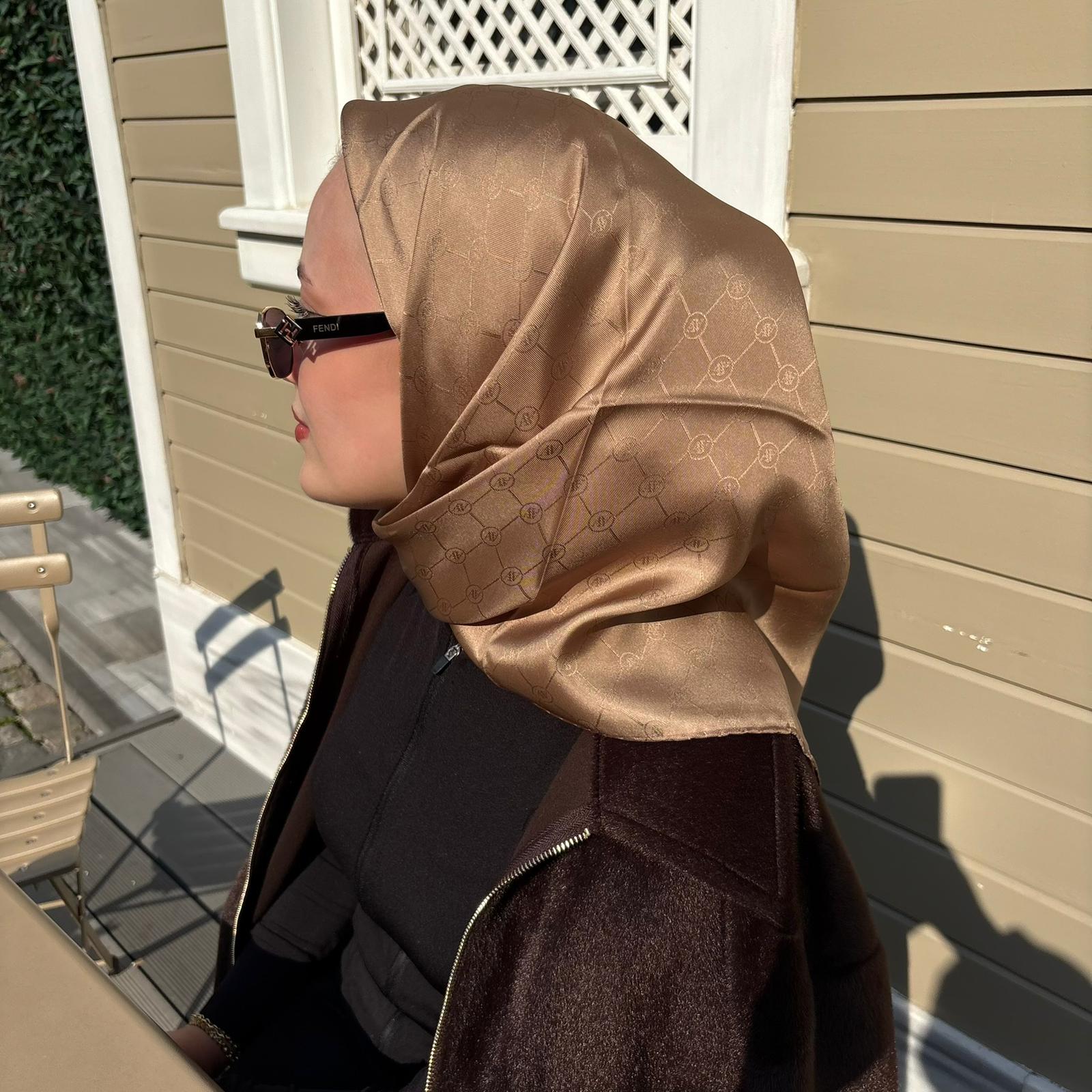 Armine Jakarlı İpek Eşarp Gold 32