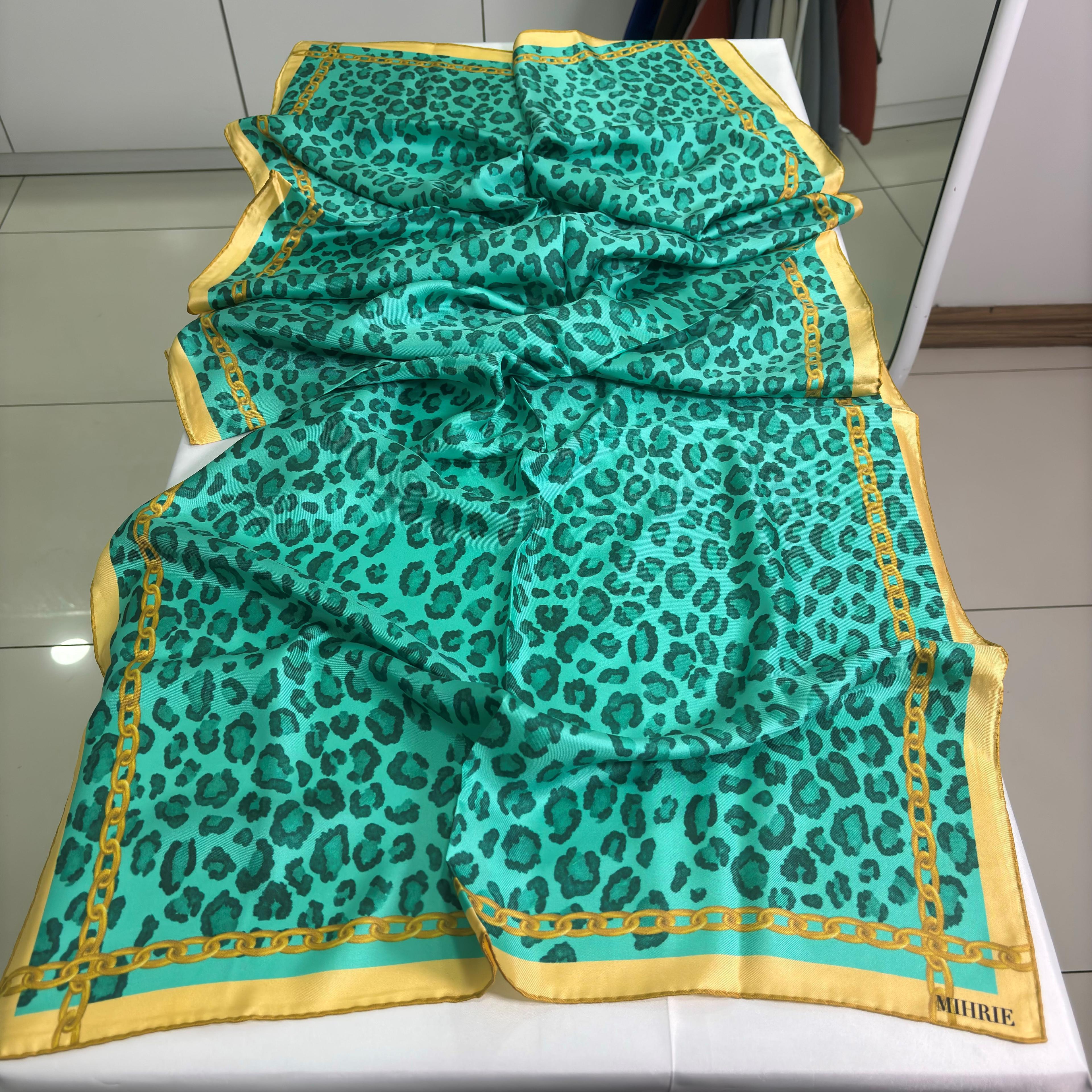 Mihrie Leopar Desenli İpek Şal