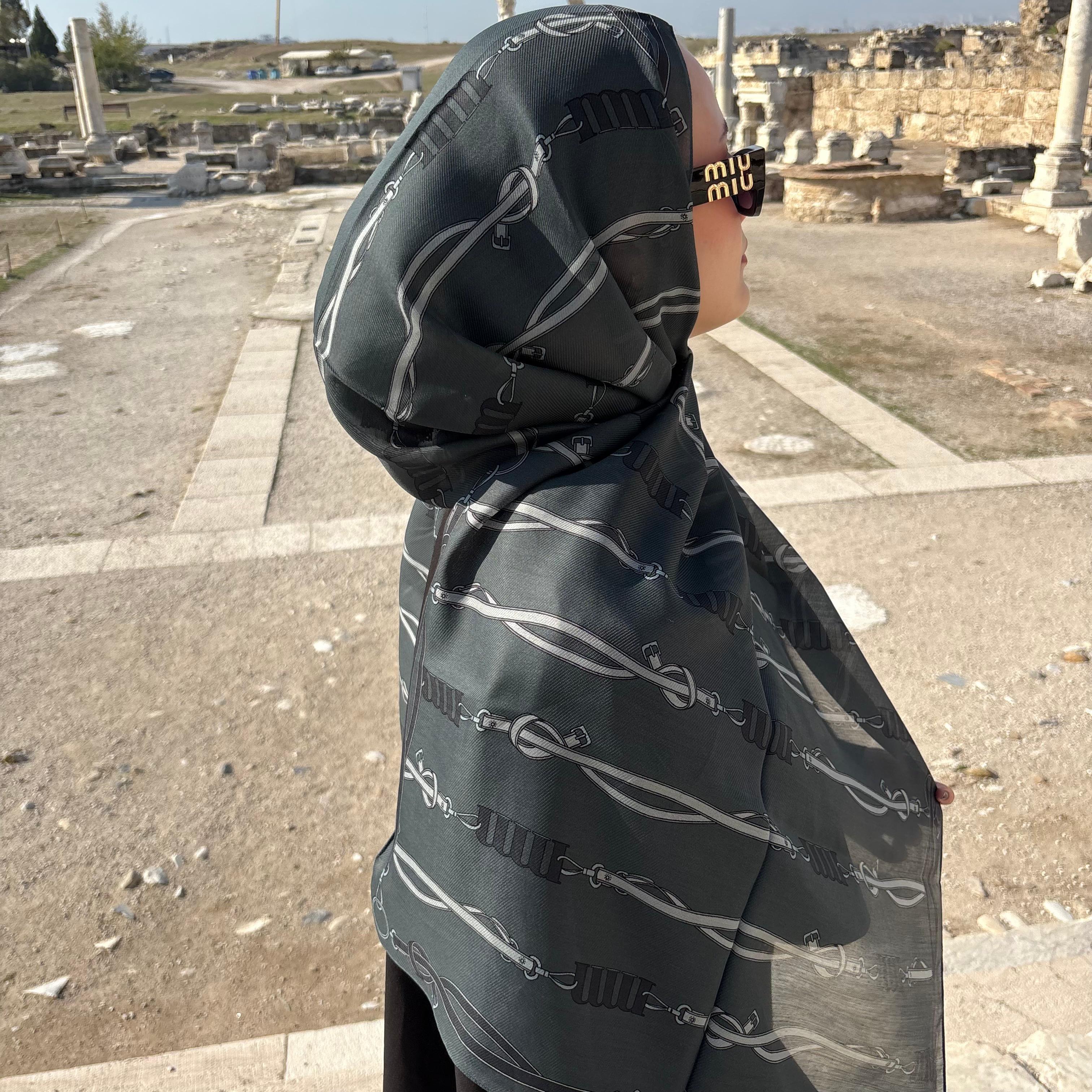 Morenosilk Petrol Green M Bond