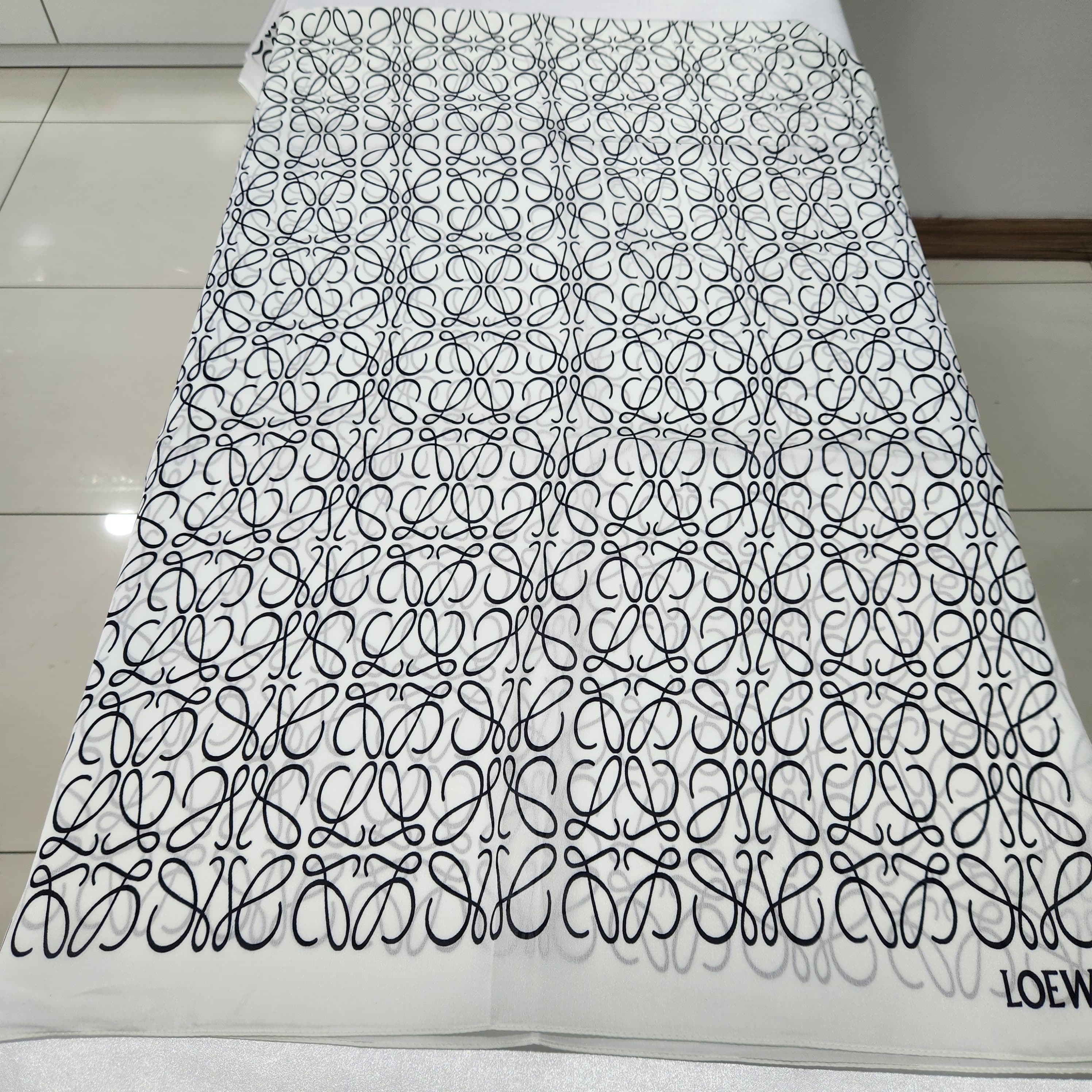 İthal Vual İpek Şal L desen - Beyaz