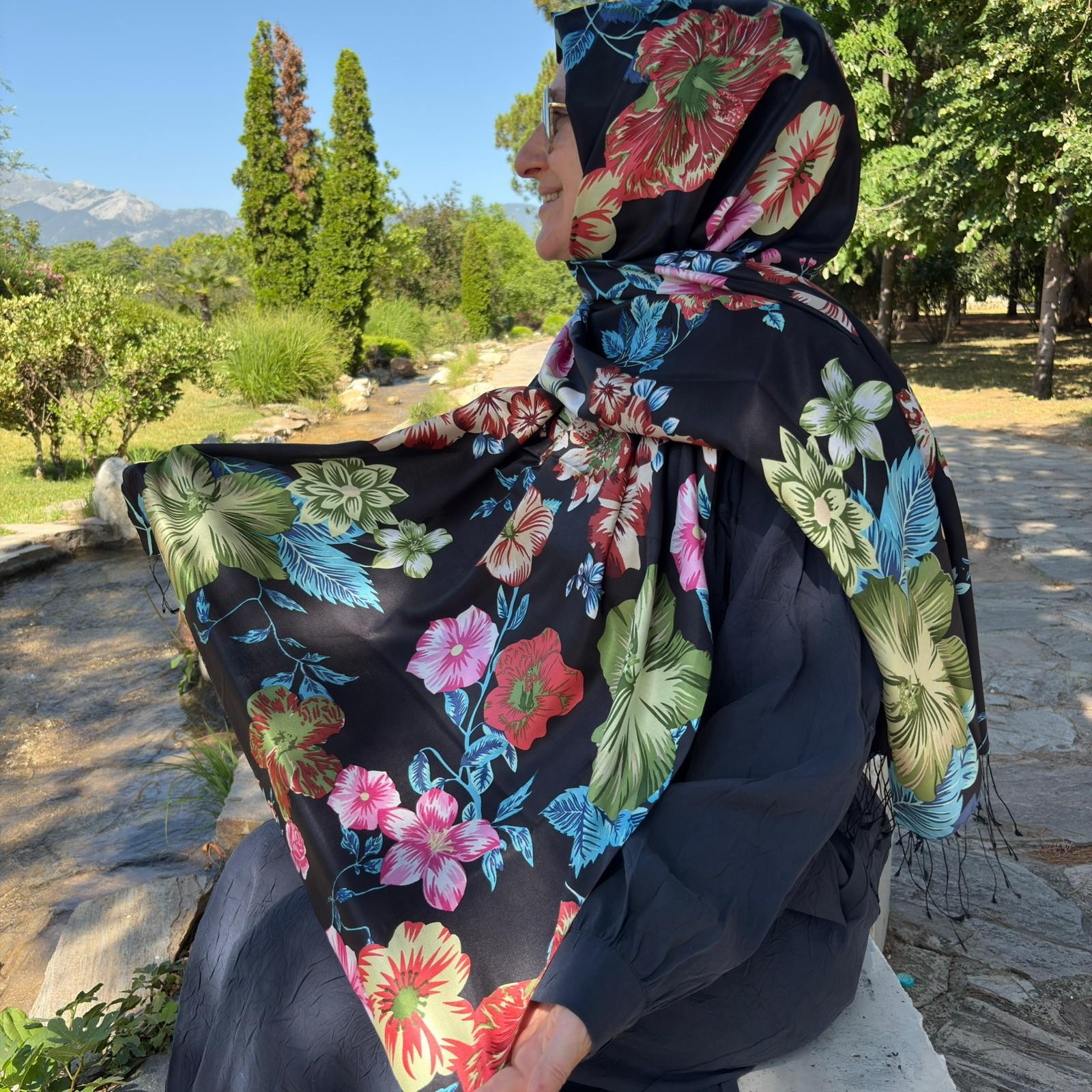 Floral Desenli İpek Şal