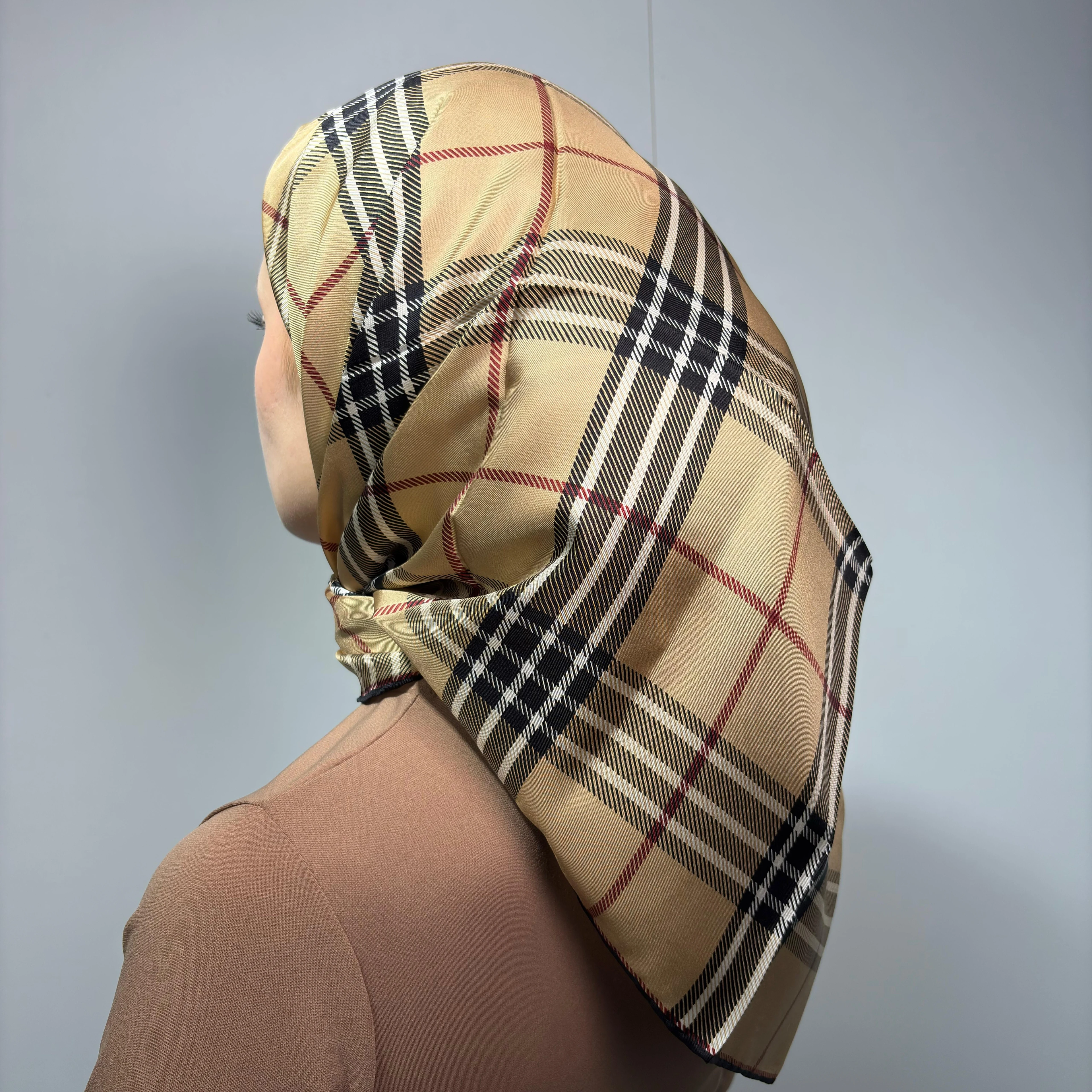 Belli 2025-2026 Sonbahar Kış Kreasyonu İpek Eşarp