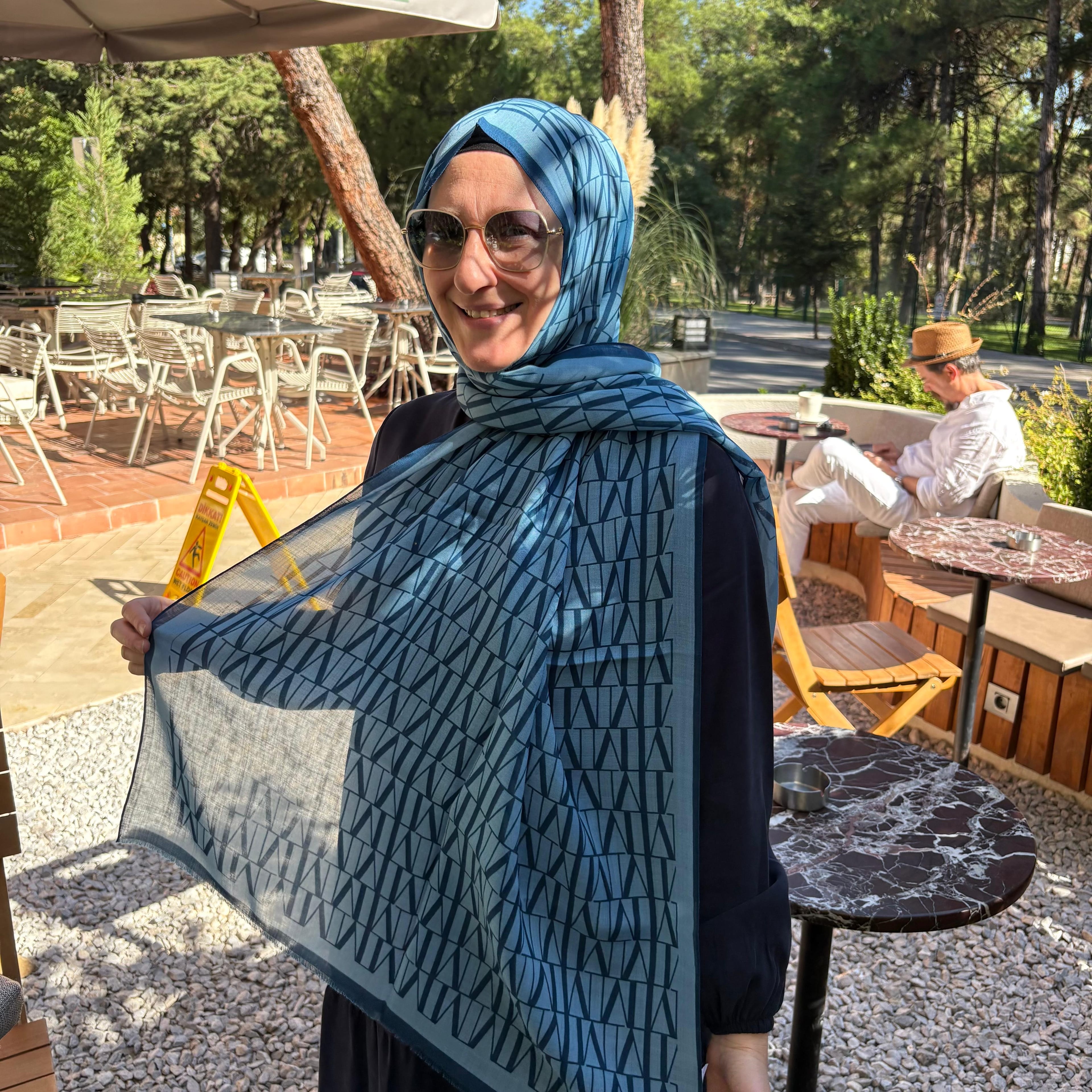 Mıhrıe Mavi M Monogram Yün Şal
