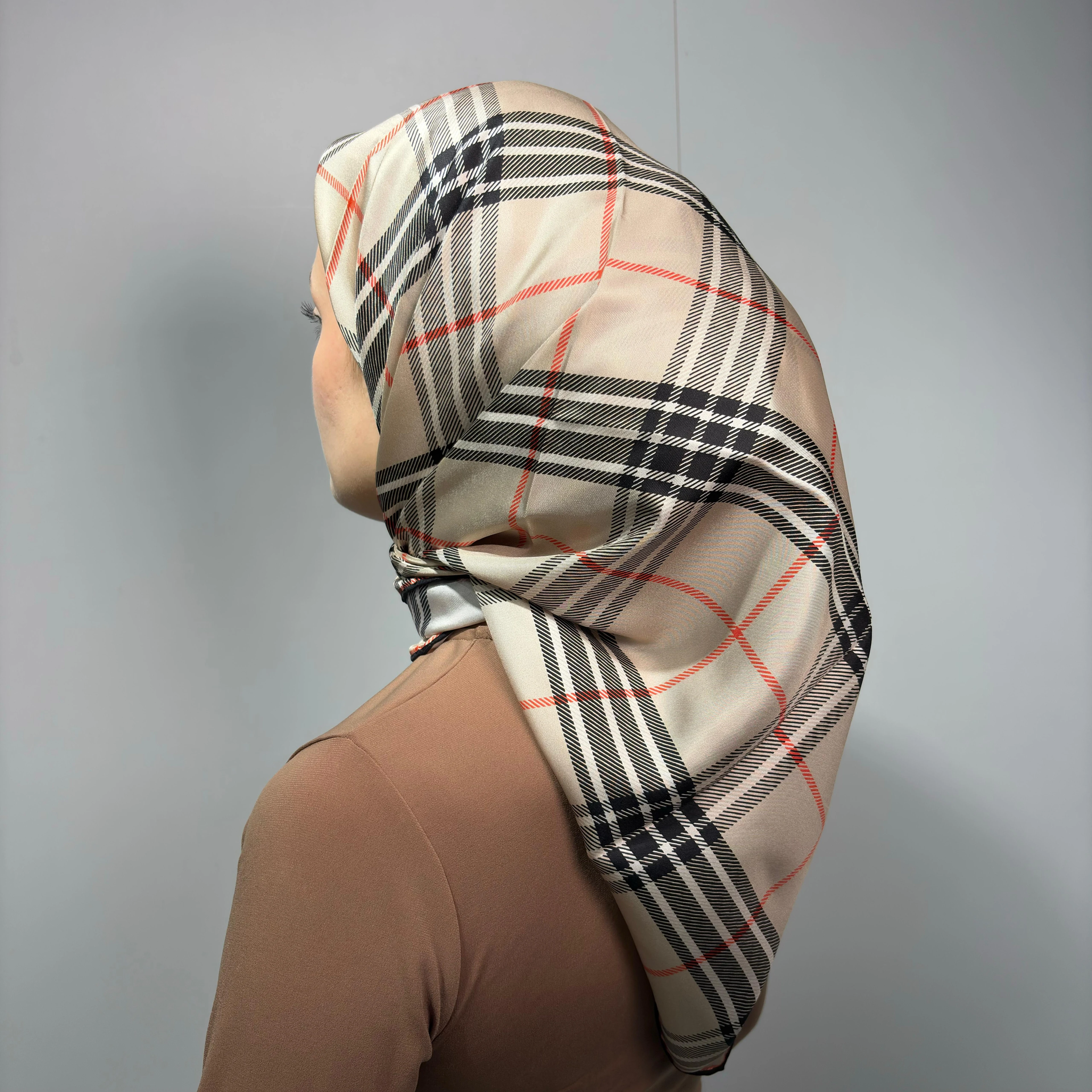 Belli 2025-2026 Sonbahar Kış Kreasyonu İpek Eşarp