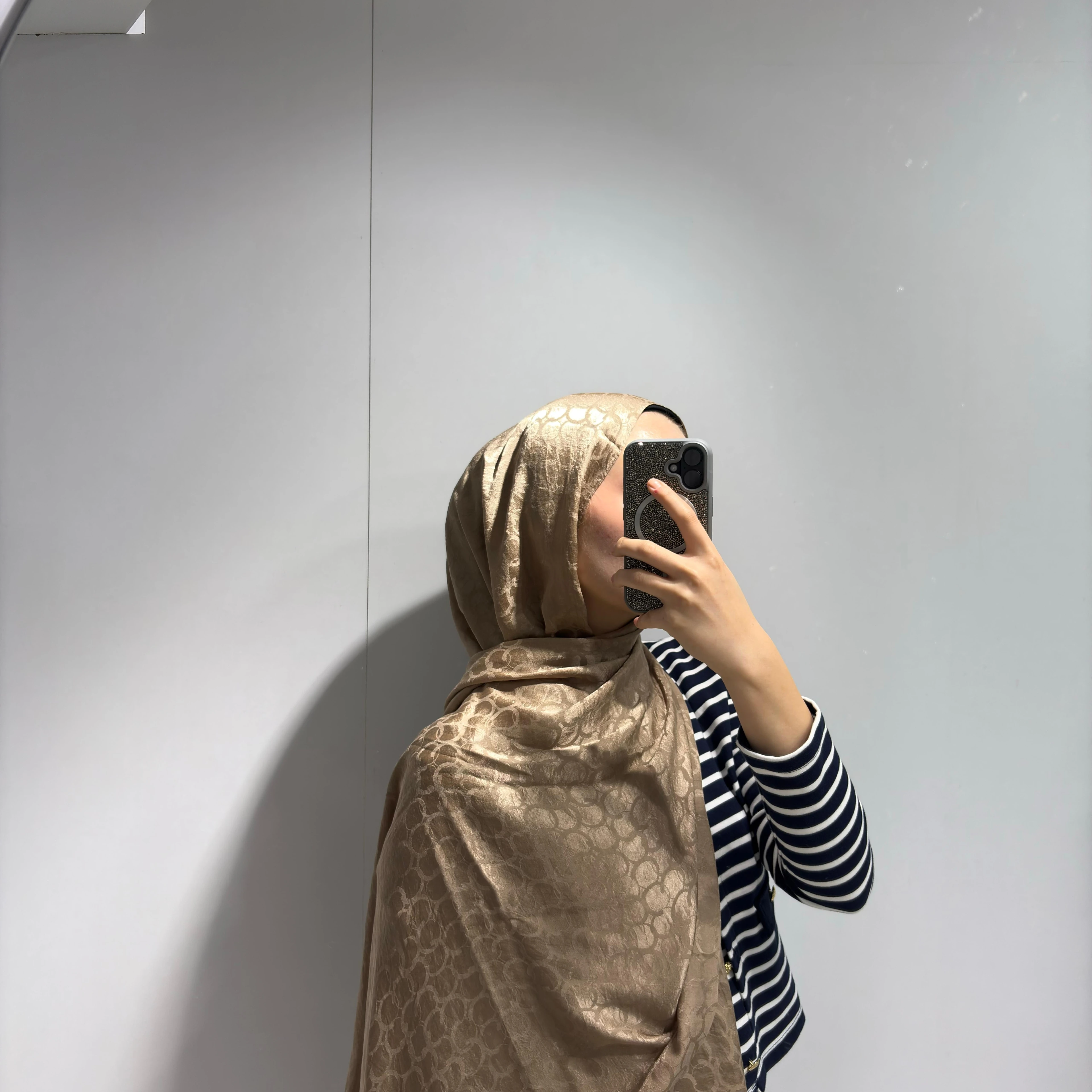 Halka Desen Jakar Şal Vizon