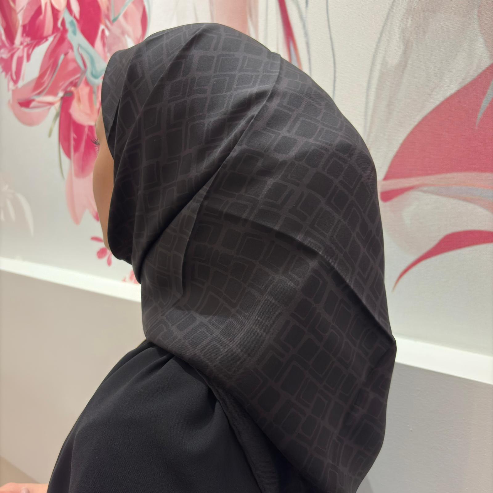 Armine 2025-2026 Sonbahar kış Kreasyonu İpek Eşarp 06-9443(T)