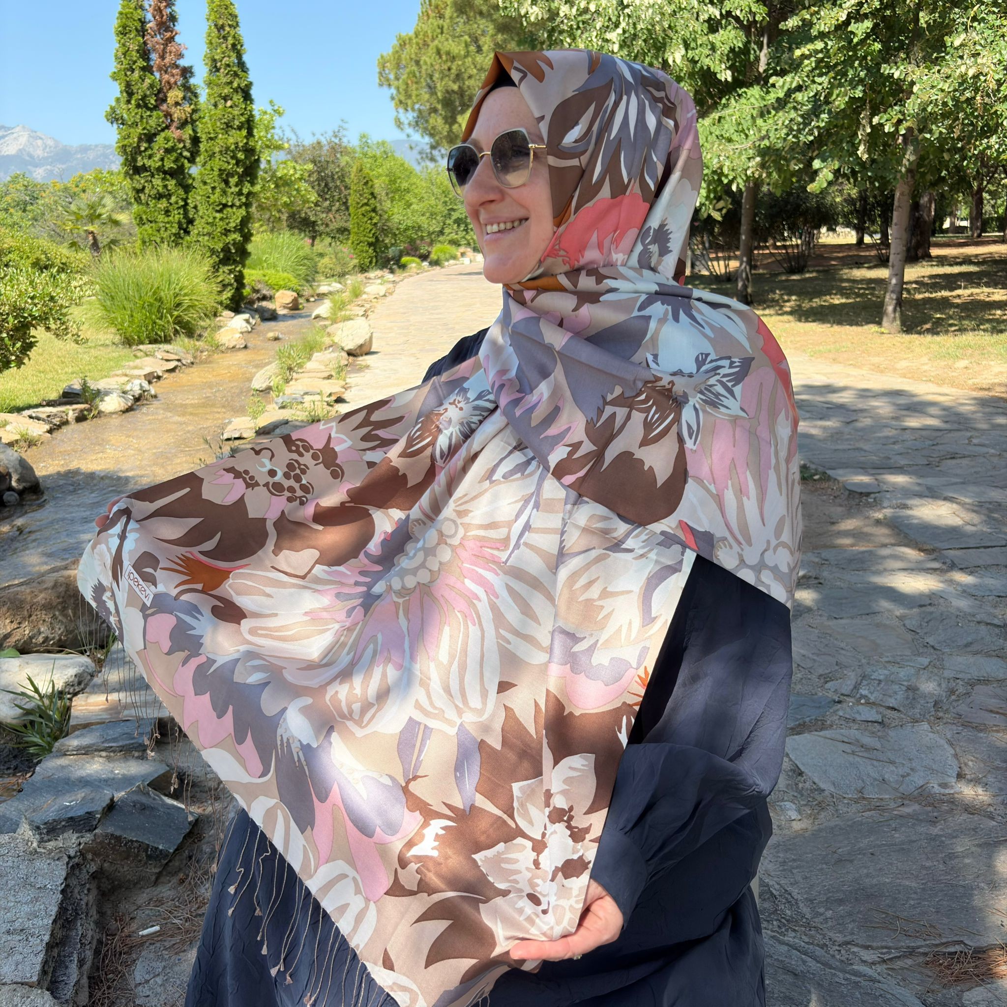 Bej Nihavent Desenli İpek Şal