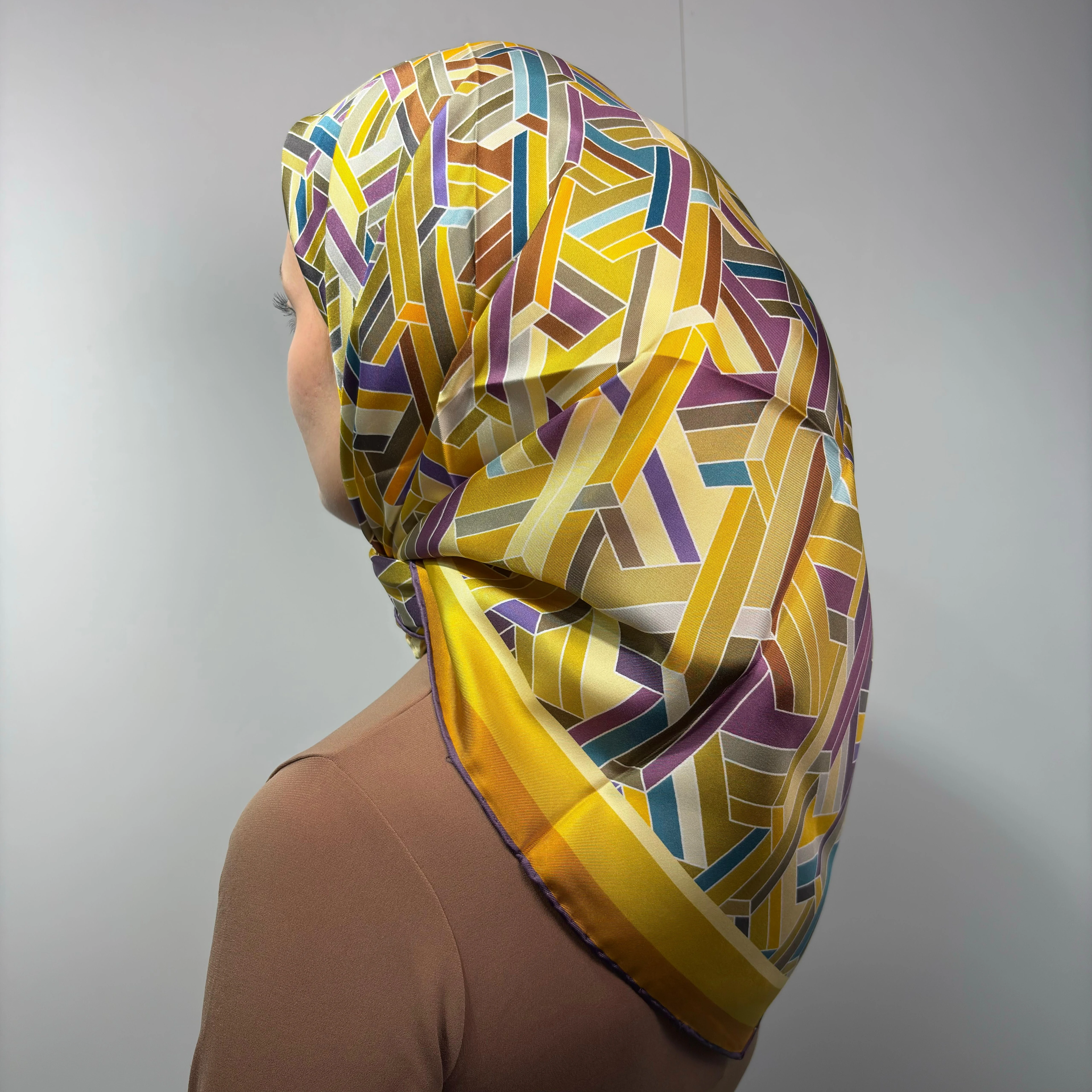 Belli 2025-2026 Sonbahar Kış Kreasyonu İpek Eşarp