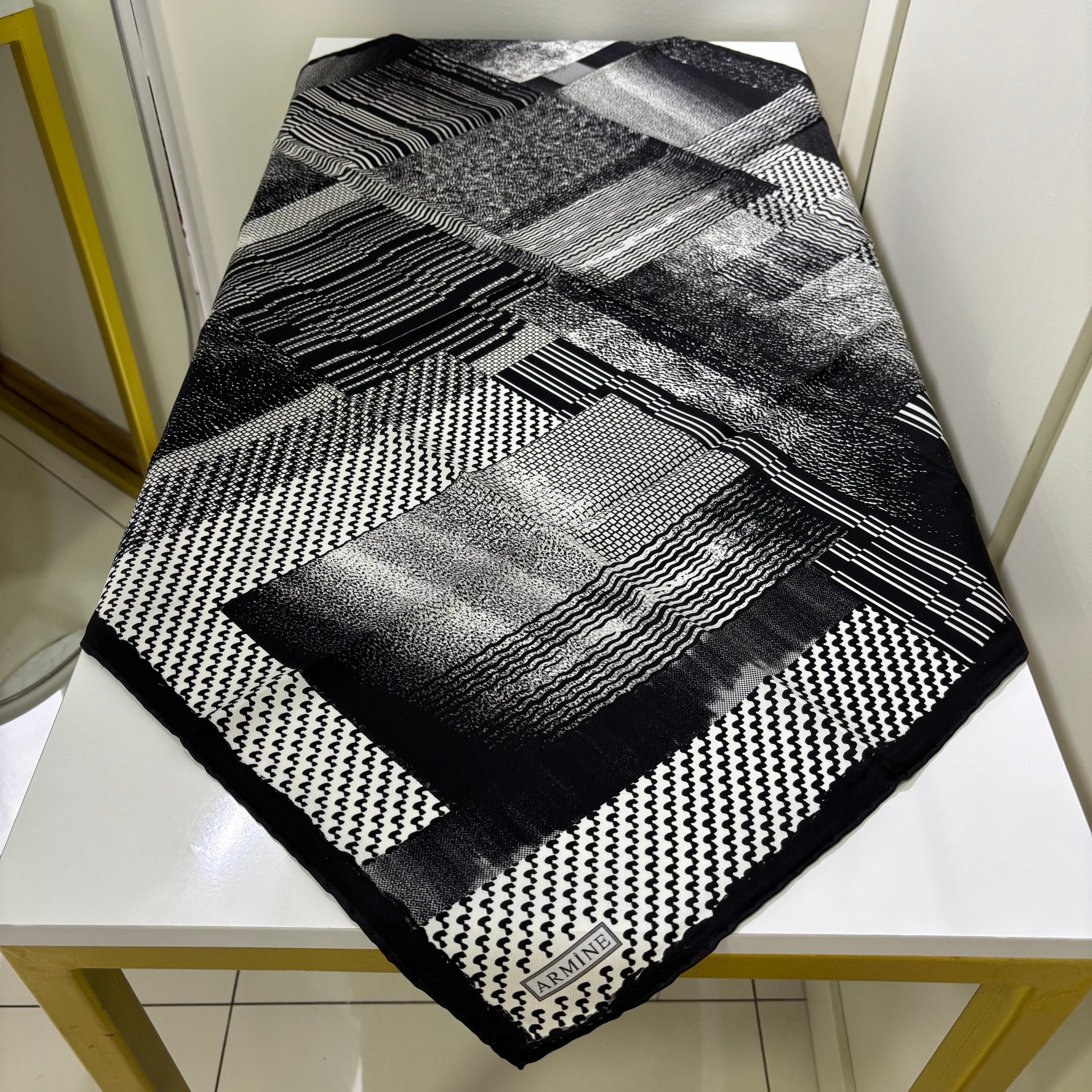 Armine İpek Eşarp 9439D Twill - Siyah
