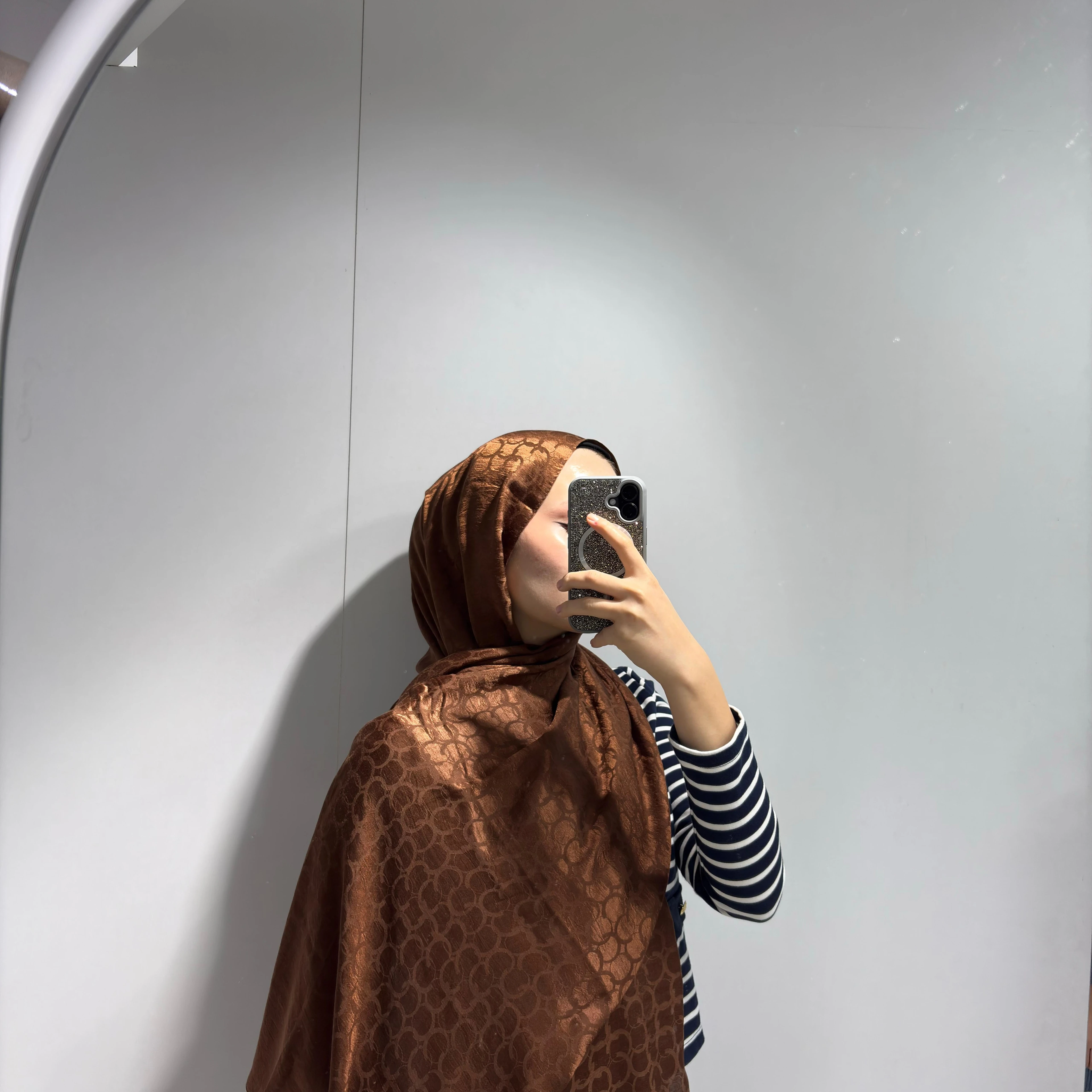 Halka Desen Jakar Şal Çikolata