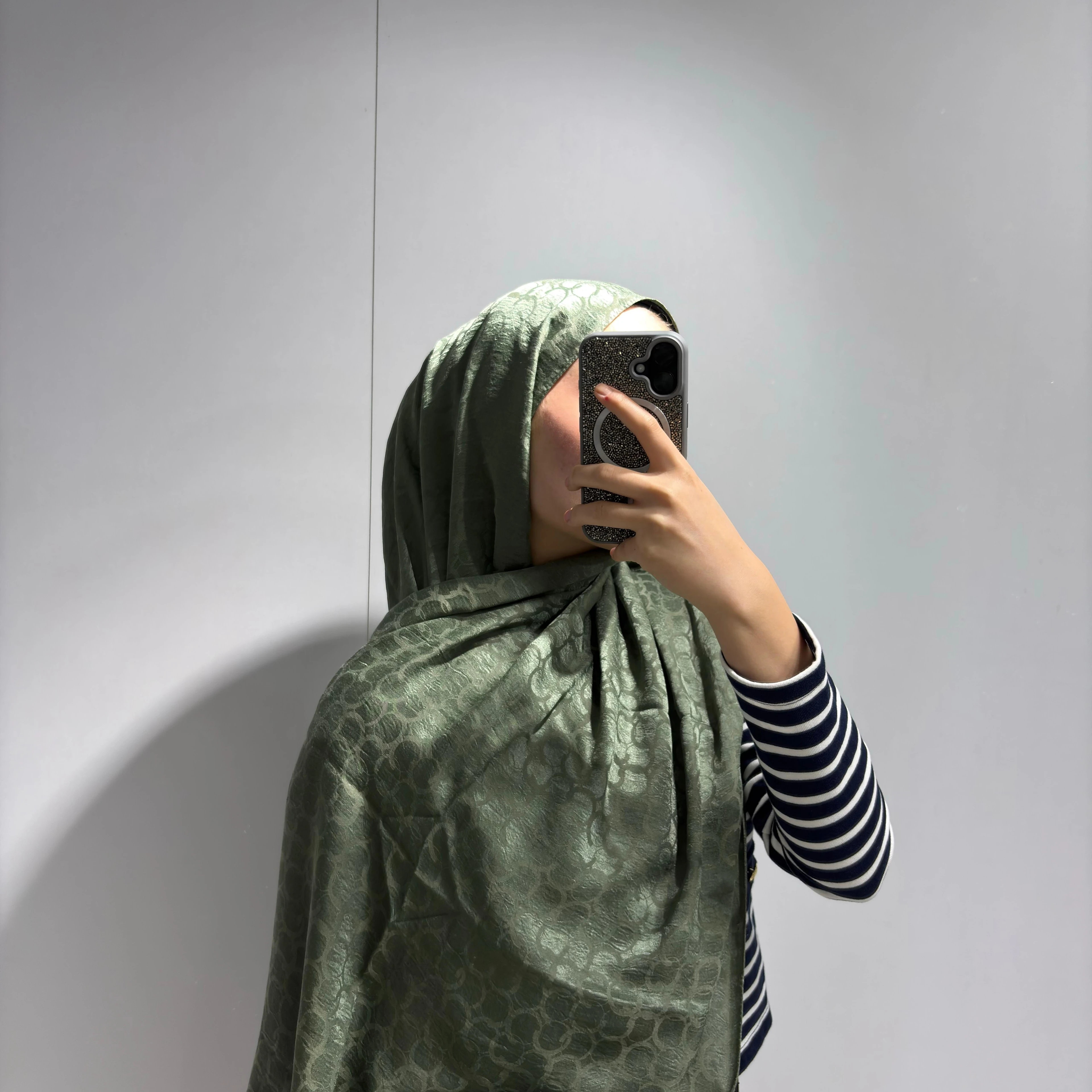 Halka Desen Jakar Şal Çağla