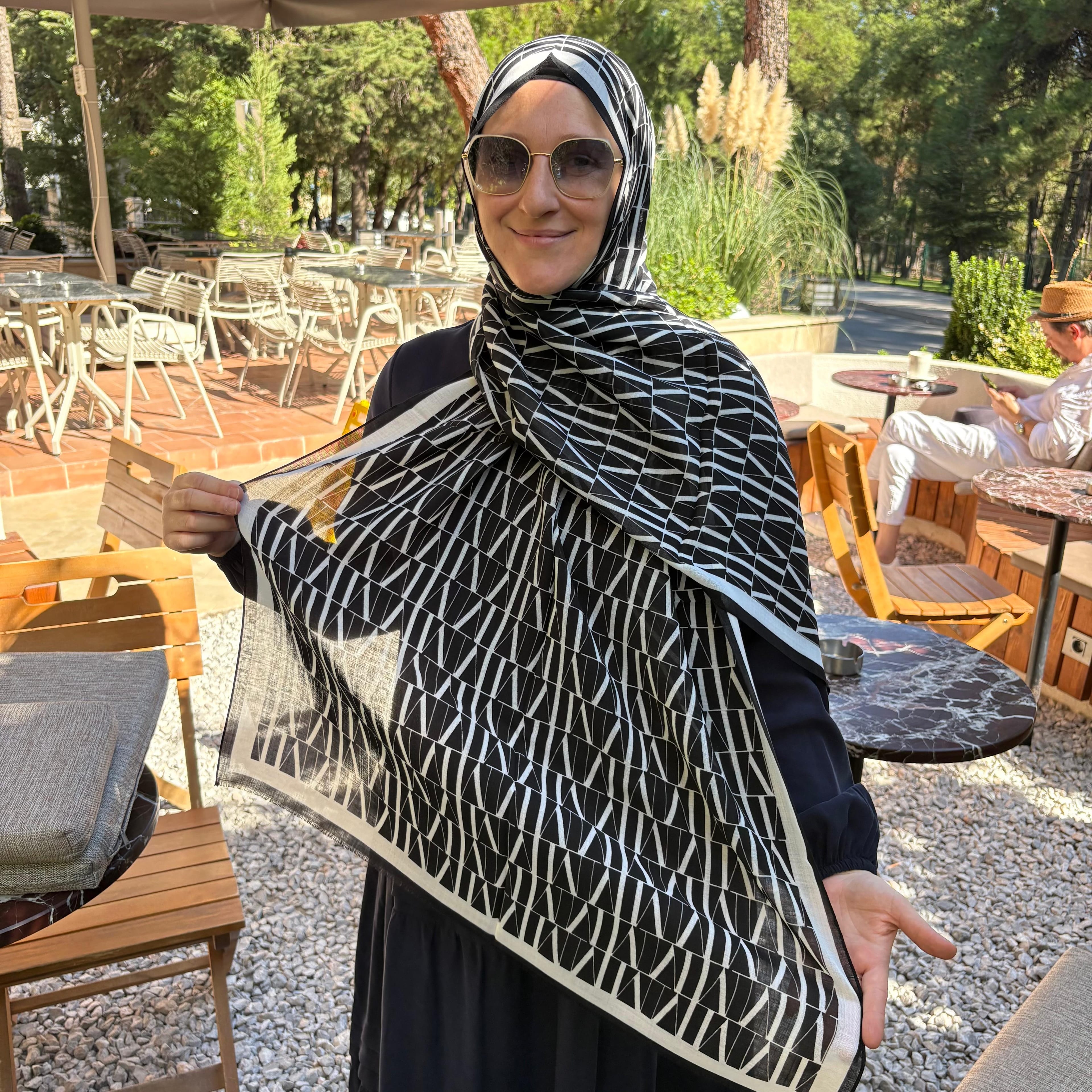 Mıhrıe M Monogram Yün Şal
