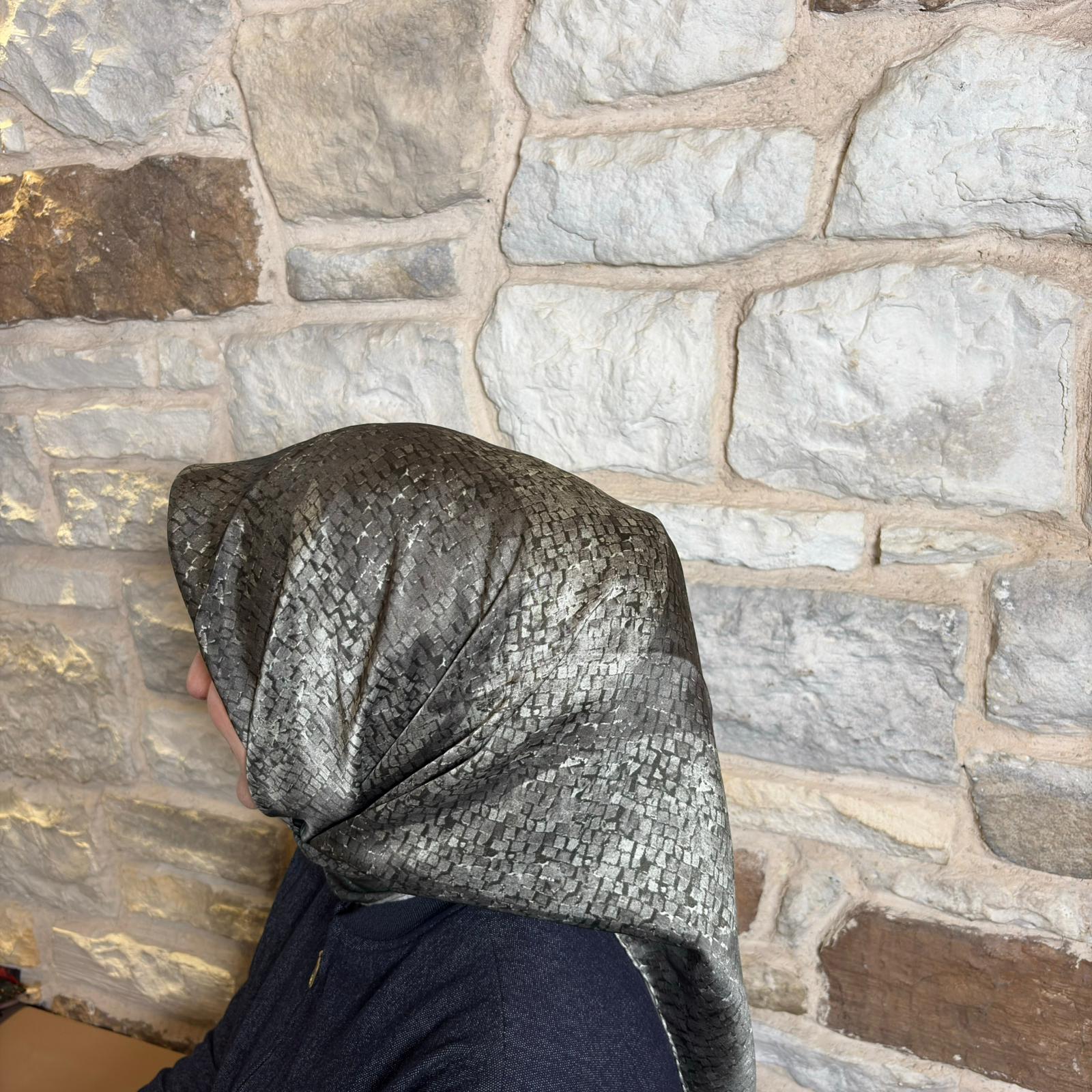 AKER AUTUMN-WINTER İPEK EŞARP TİVİL