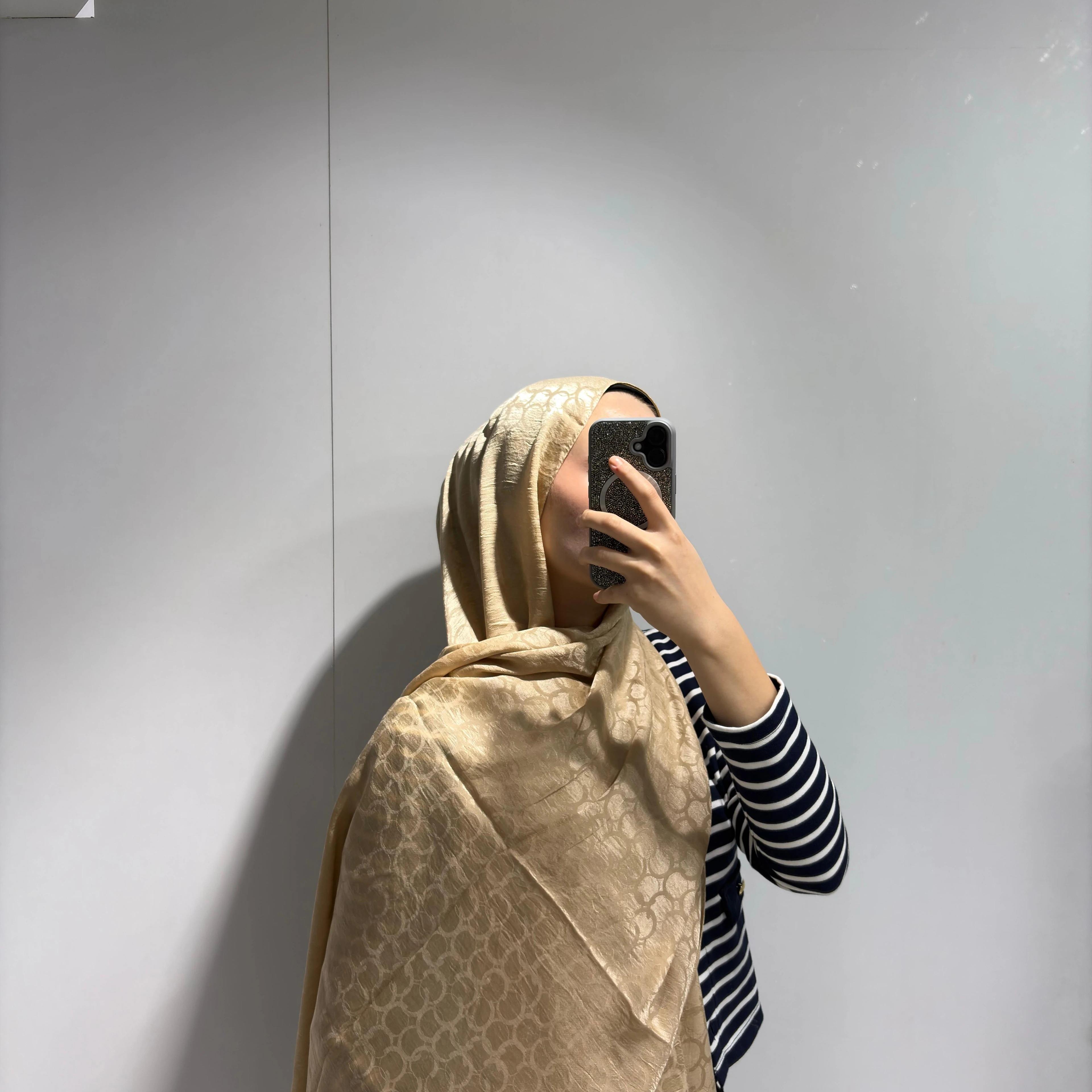 Halka Desen Jakar Şal Gold