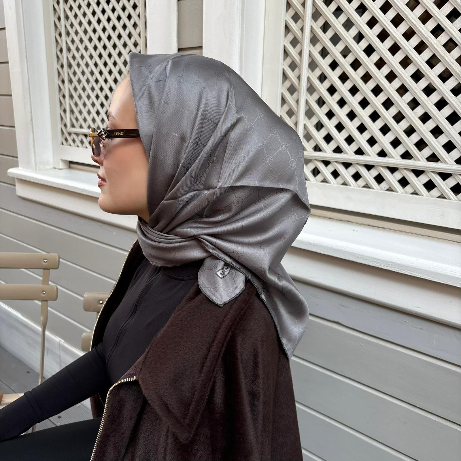 Armine Jakarlı İpek Eşarp Gri 23