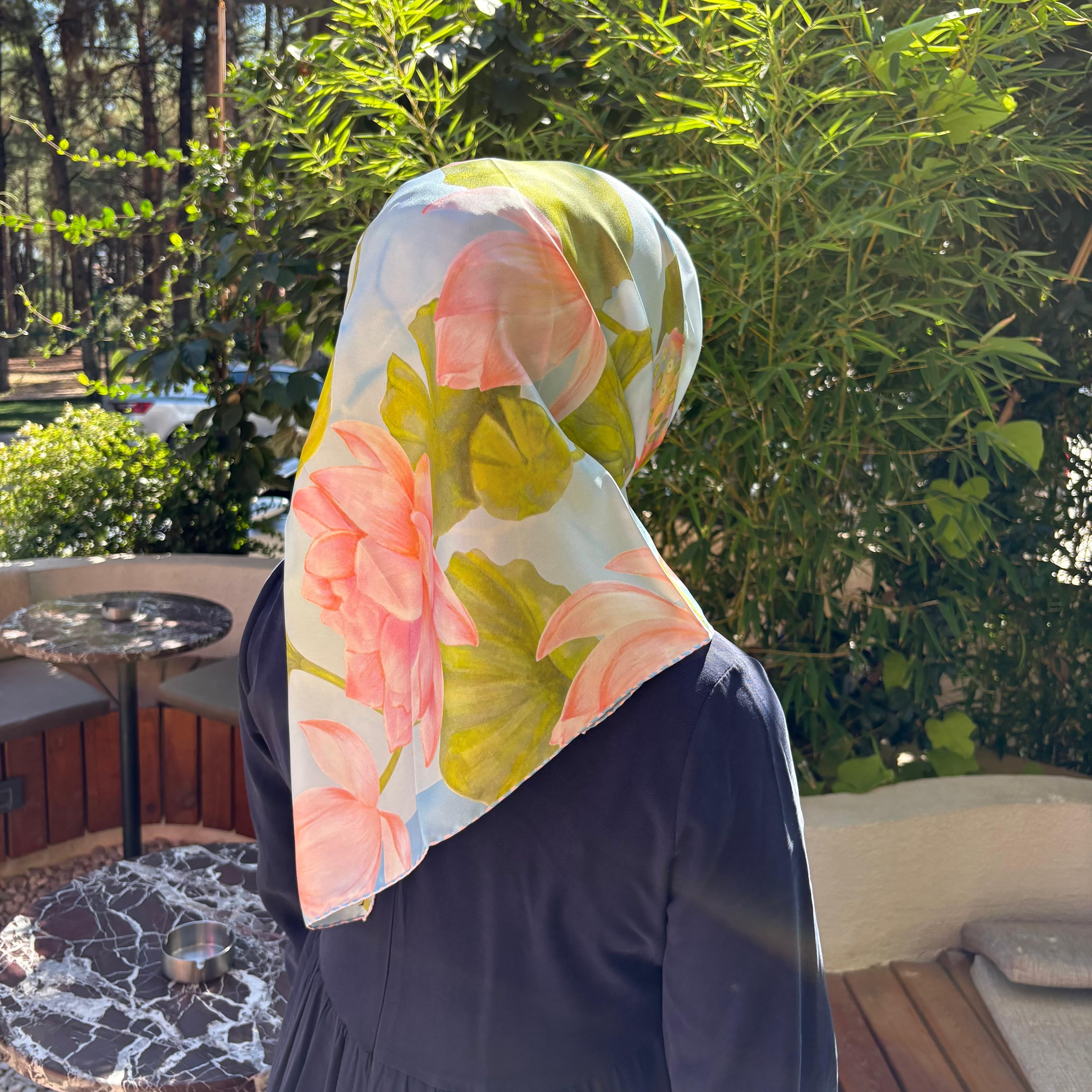 Mıhrıe Nilüfer İpek Eşarp