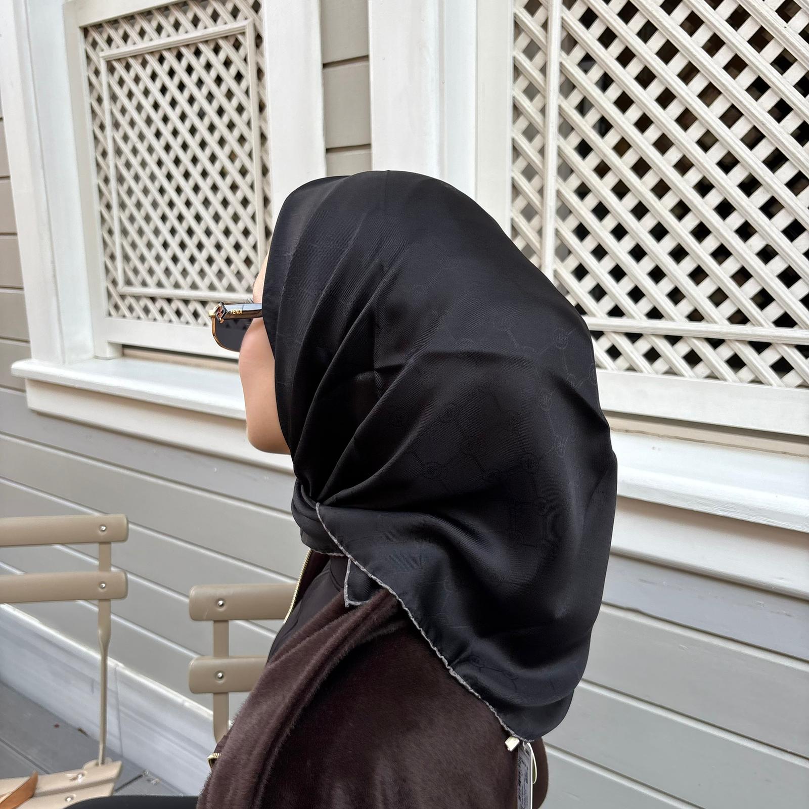 Armine Jakarlı İpek Eşarp Siyah 20