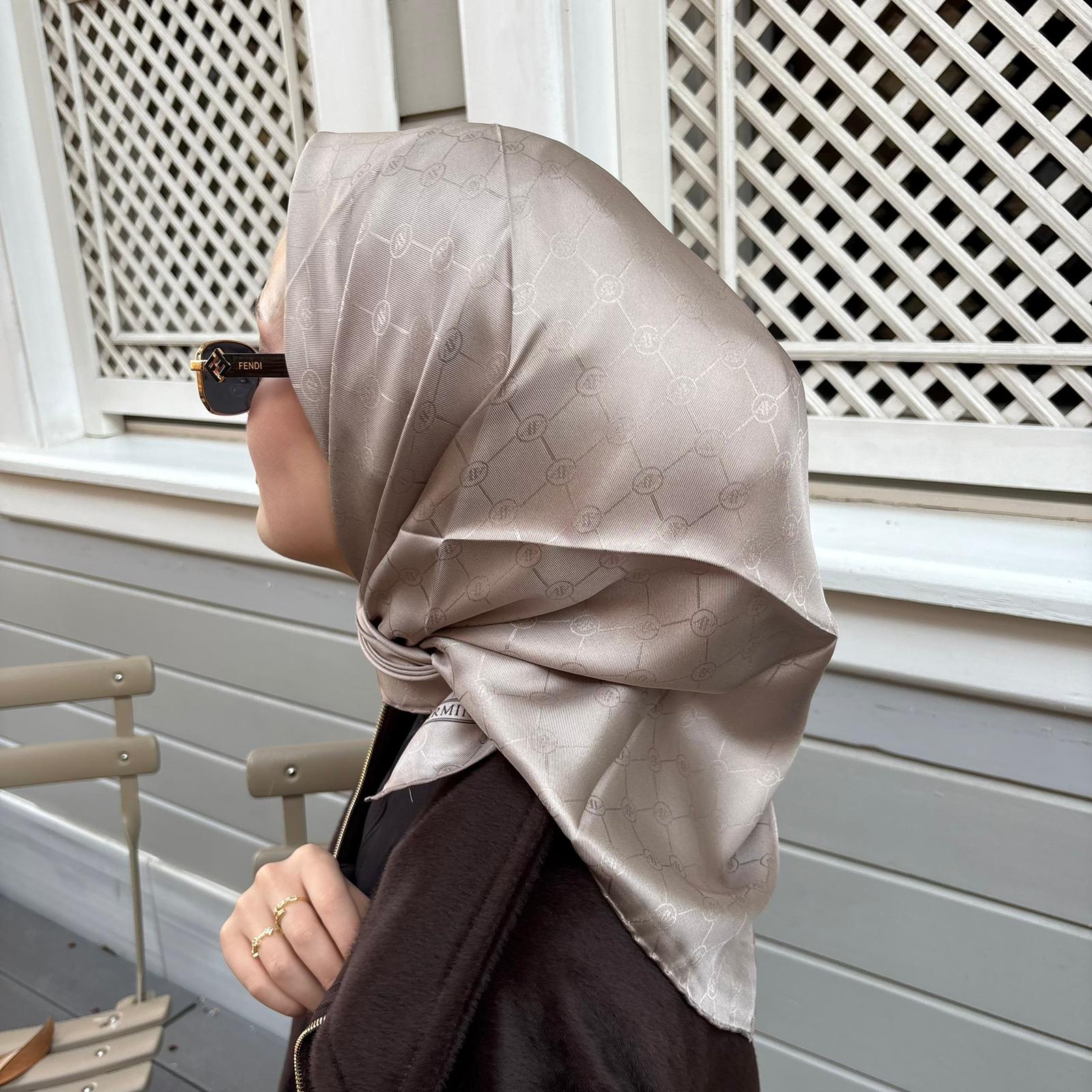 Armine Jakarlı İpek Eşarp Krem 19