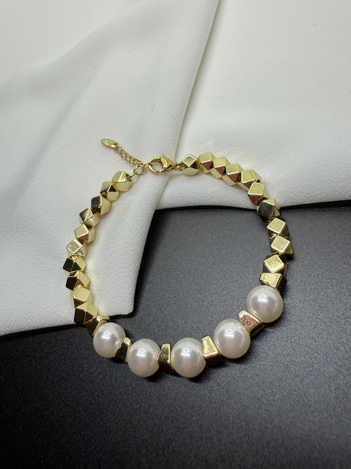 14 K Renk Vip İncili Bileklik