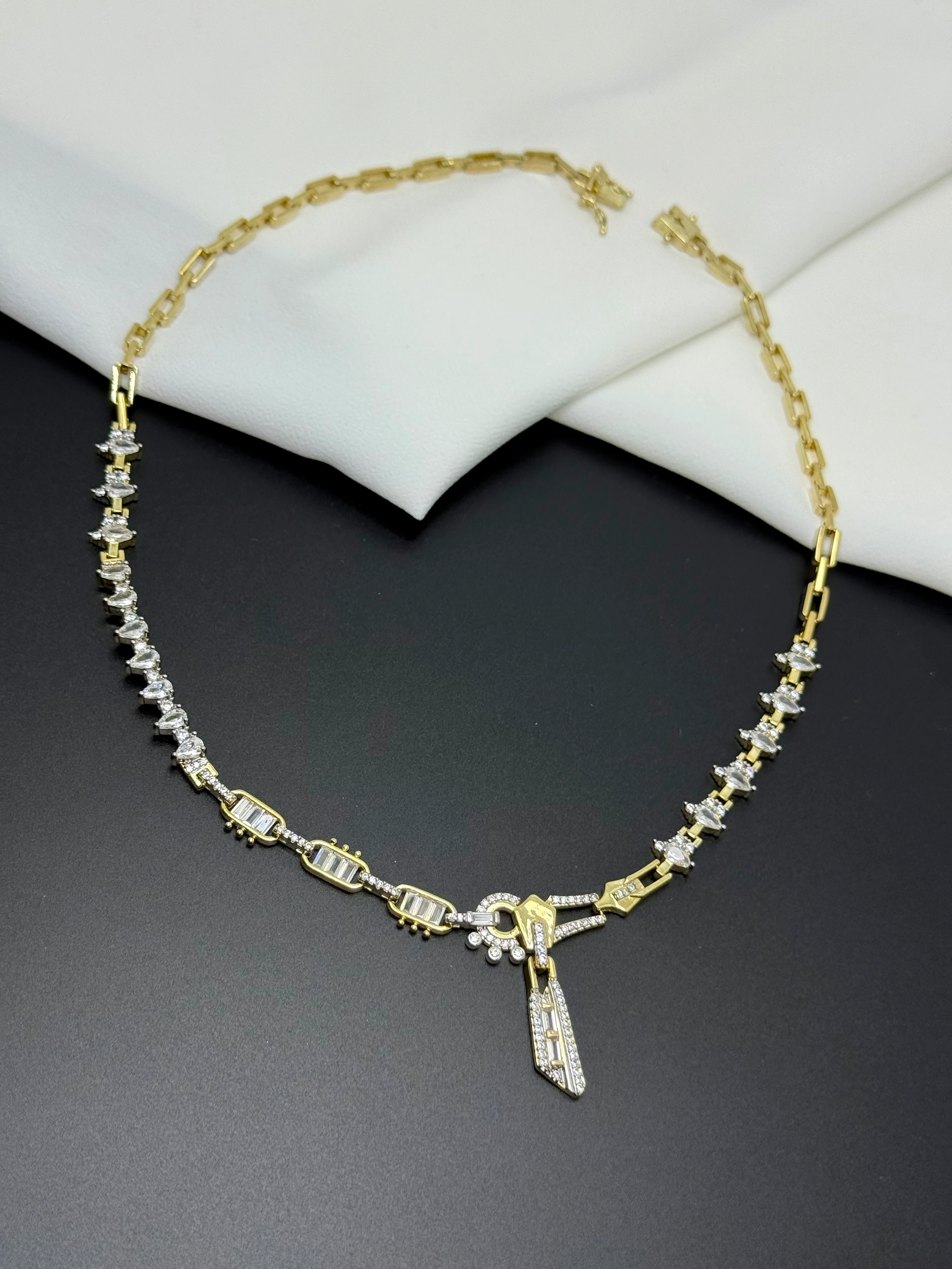 14 K Renk Trendy Kolye 