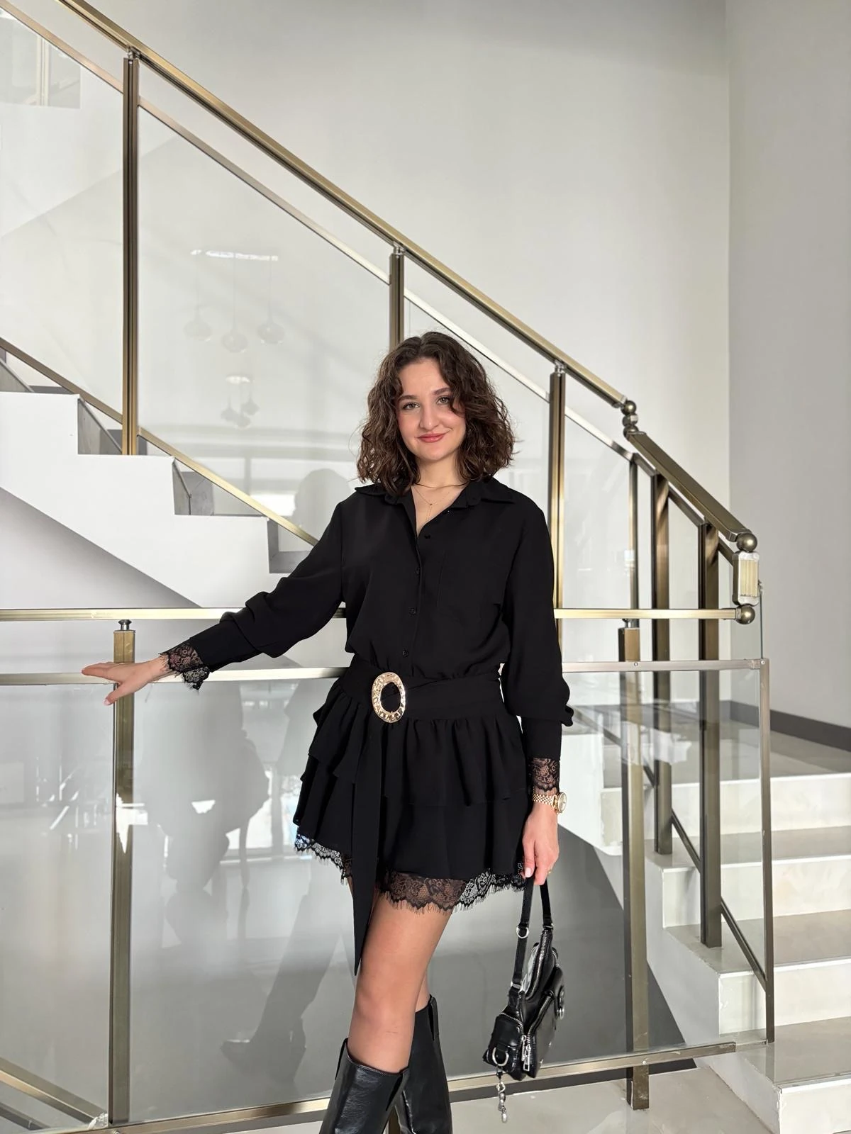 Etek Ucu Ve Kolları Dantelli Beli Kemerli Siyah Elbise