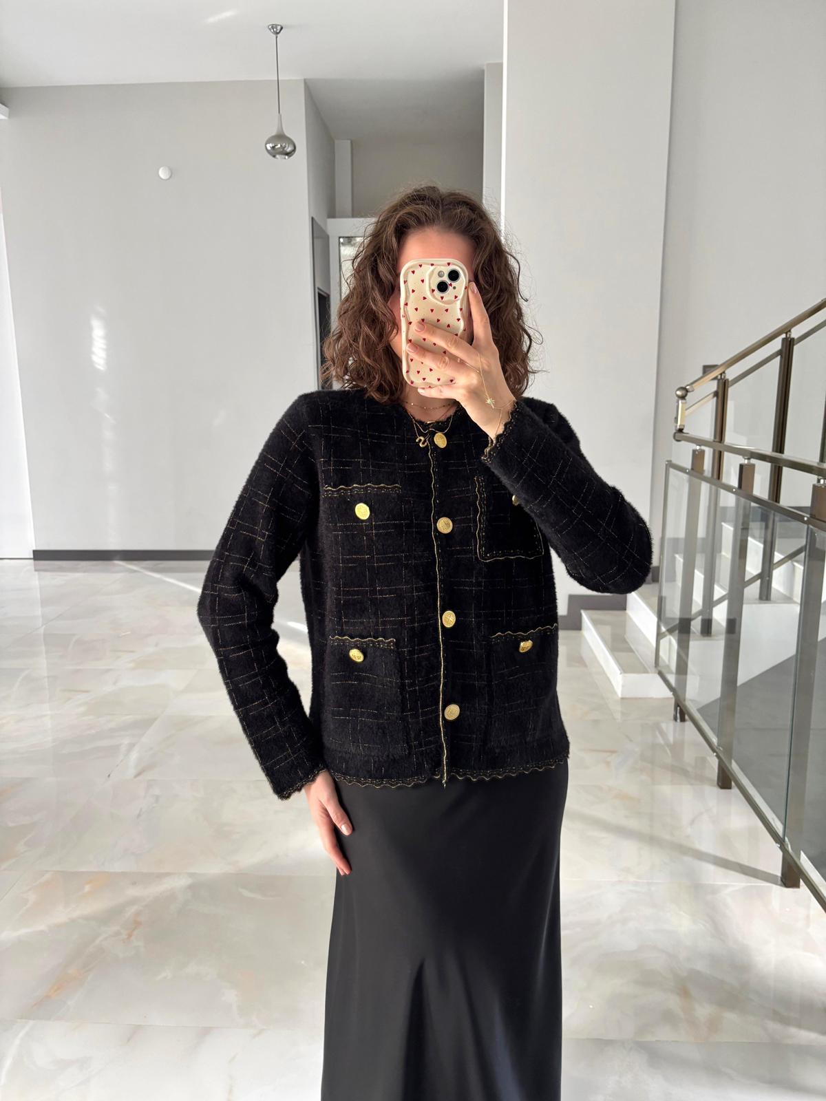 Siyah Gold Düğmeli Premium Triko Hırka