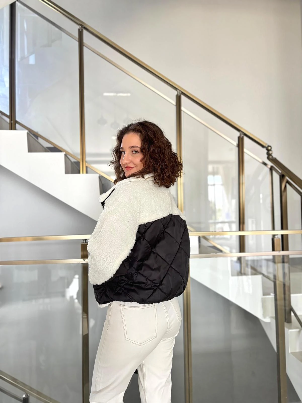 Yaka Ve Kol Kürk Detaylı Ceket