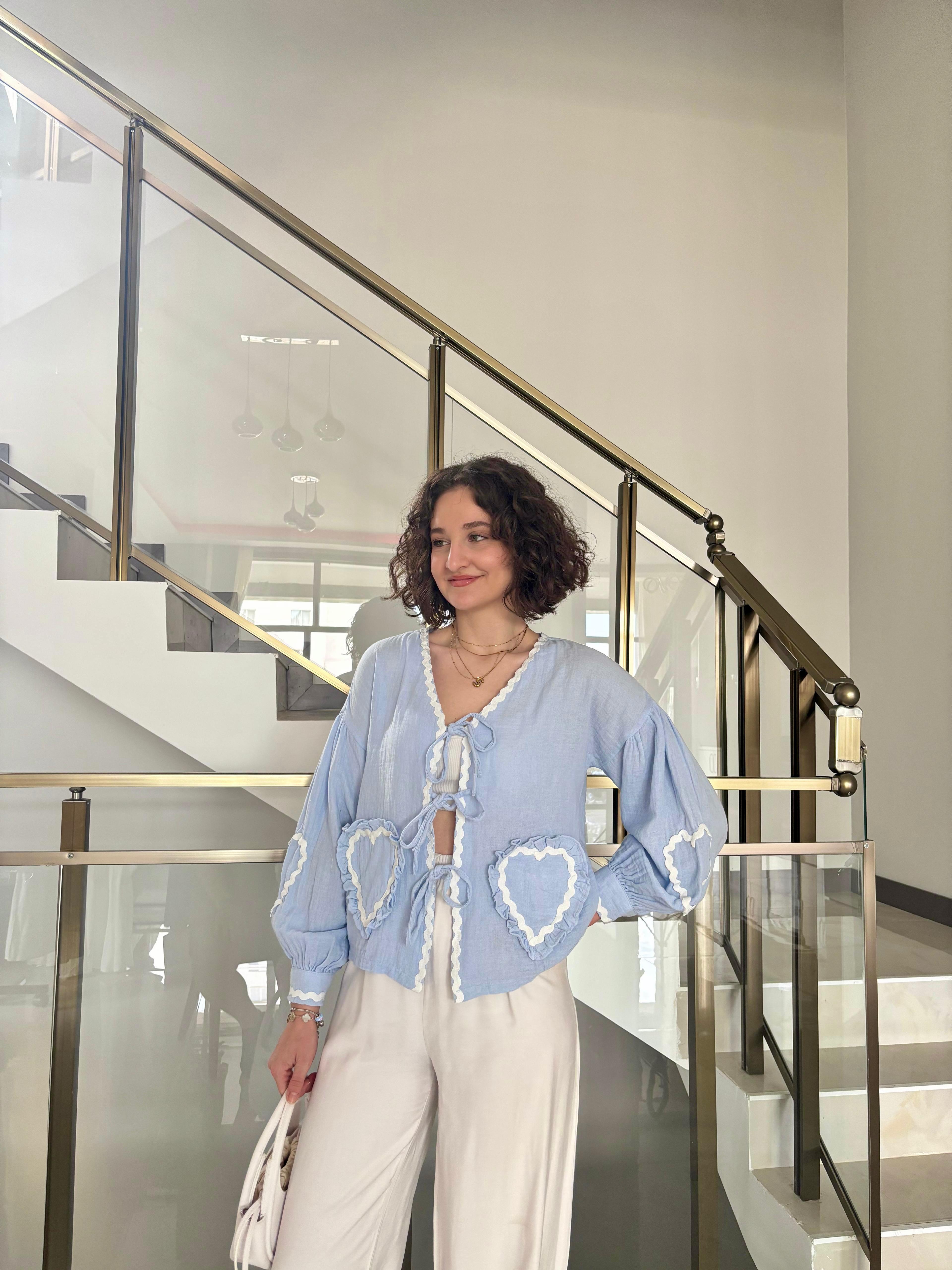 Kalp İşlemeli Pinterest Bluz