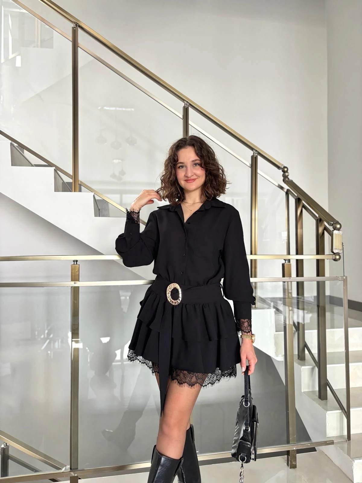 Etek Ucu Ve Kolları Dantelli Beli Kemerli Siyah Elbise