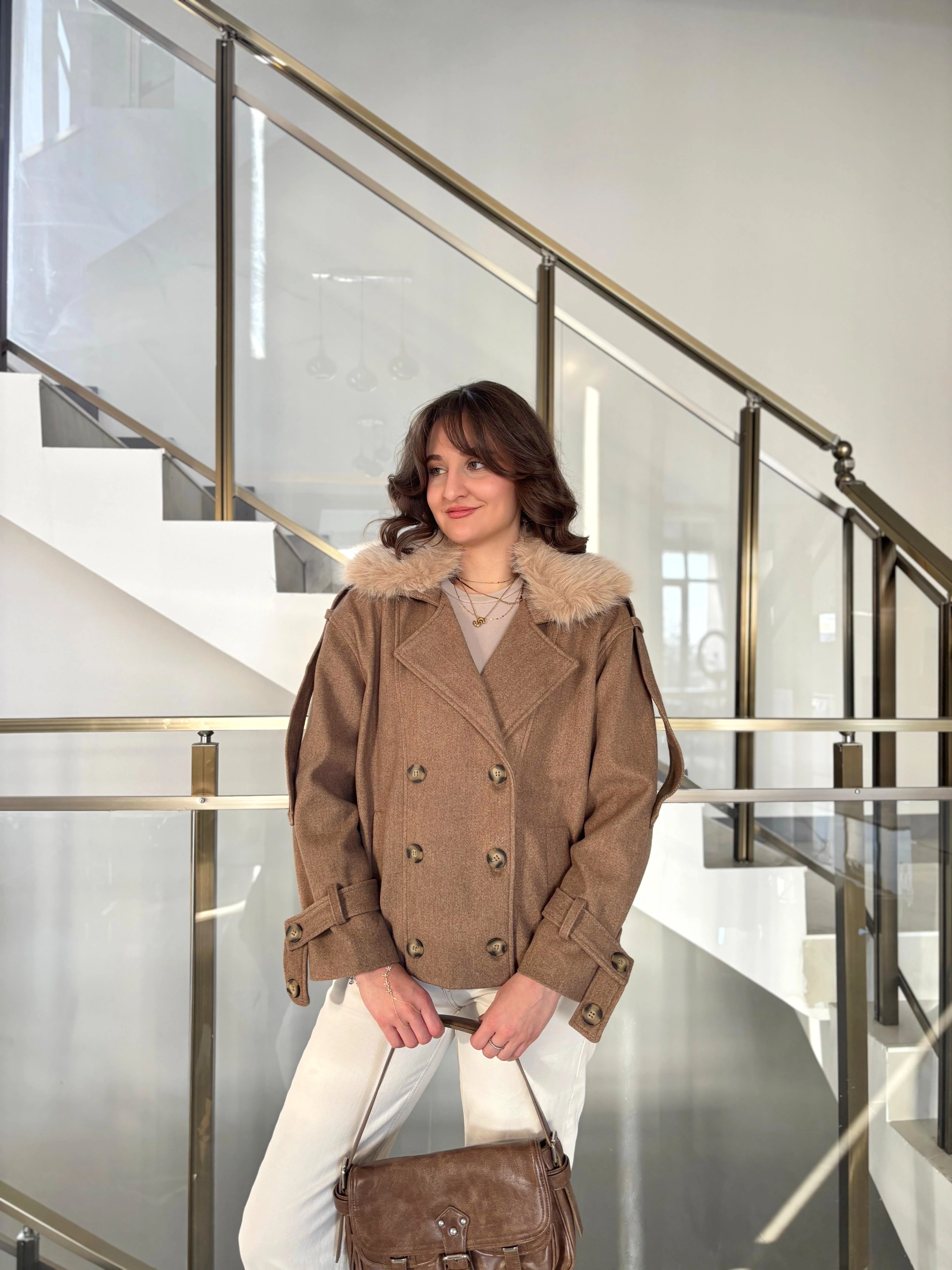 Yakası Kürk Detaylı Kaşe Kaban