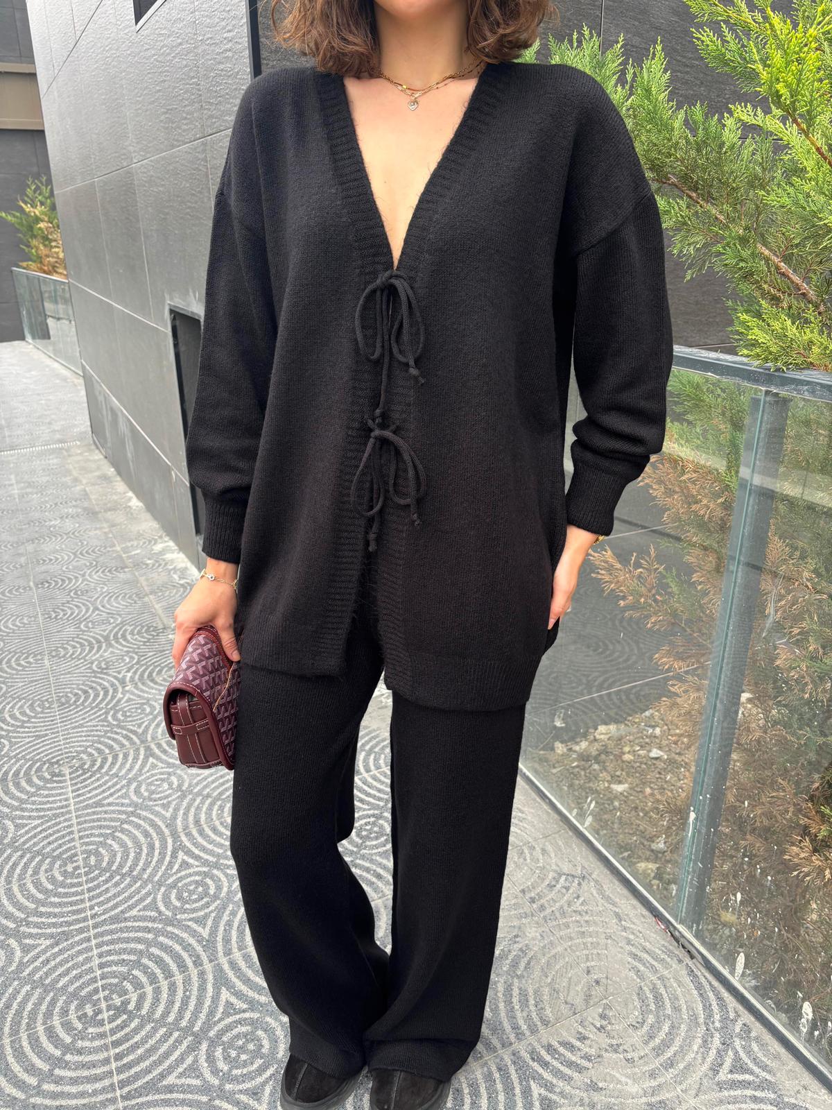 Bağlama Detaylı Yumoş Triko Takım