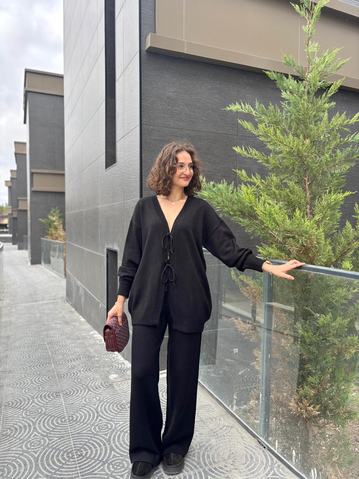 Bağlama Detaylı Yumoş Triko Takım