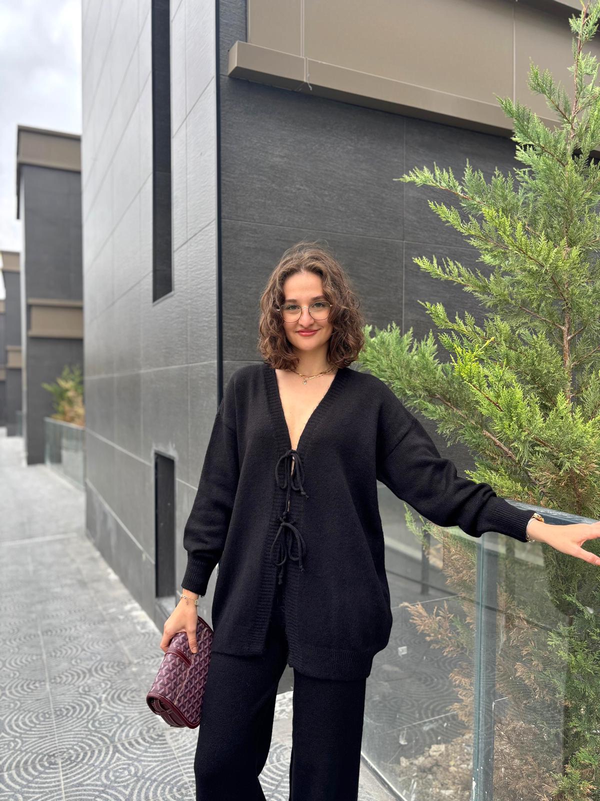 Bağlama Detaylı Yumoş Triko Takım