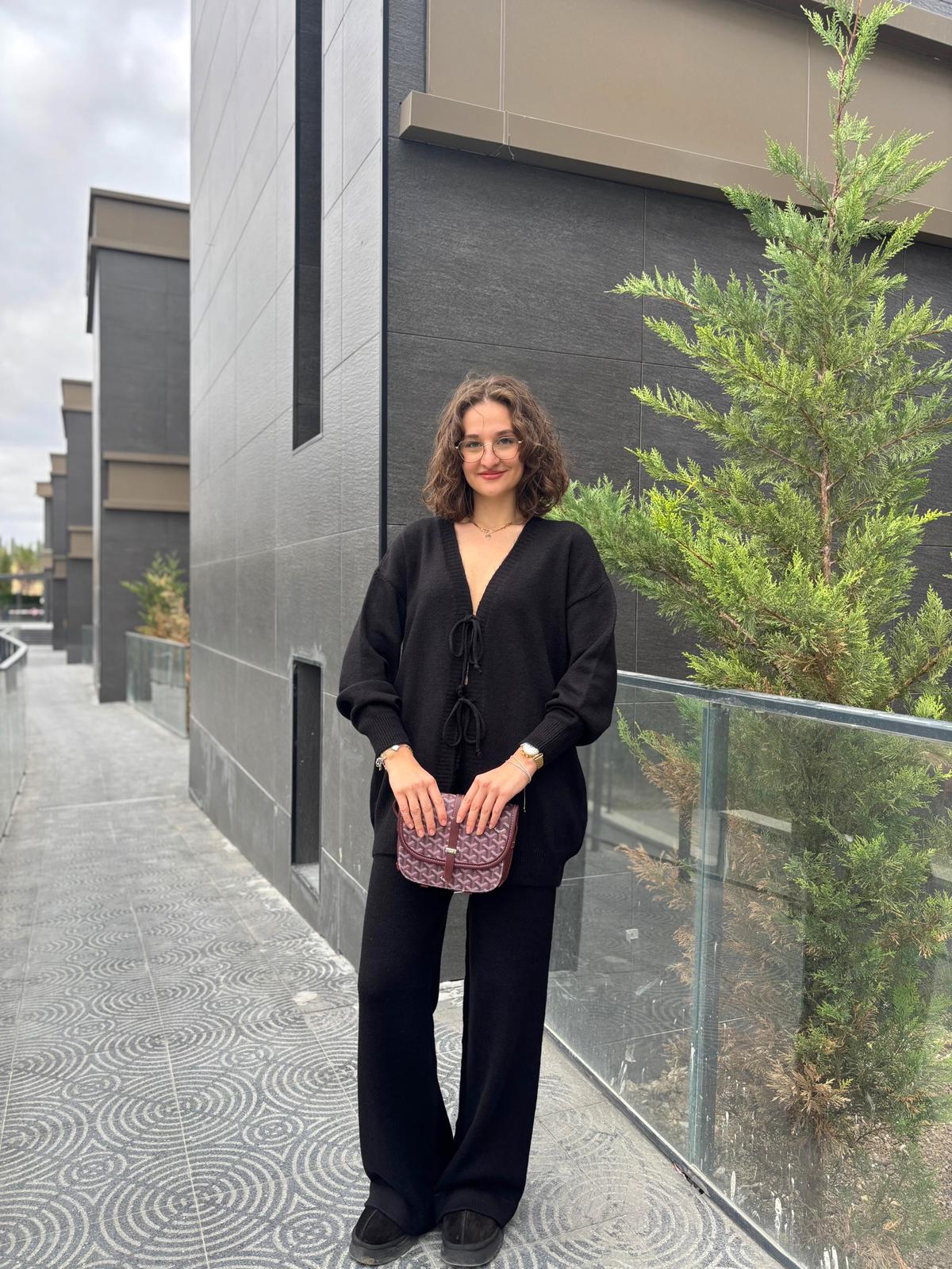 Bağlama Detaylı Yumoş Triko Takım