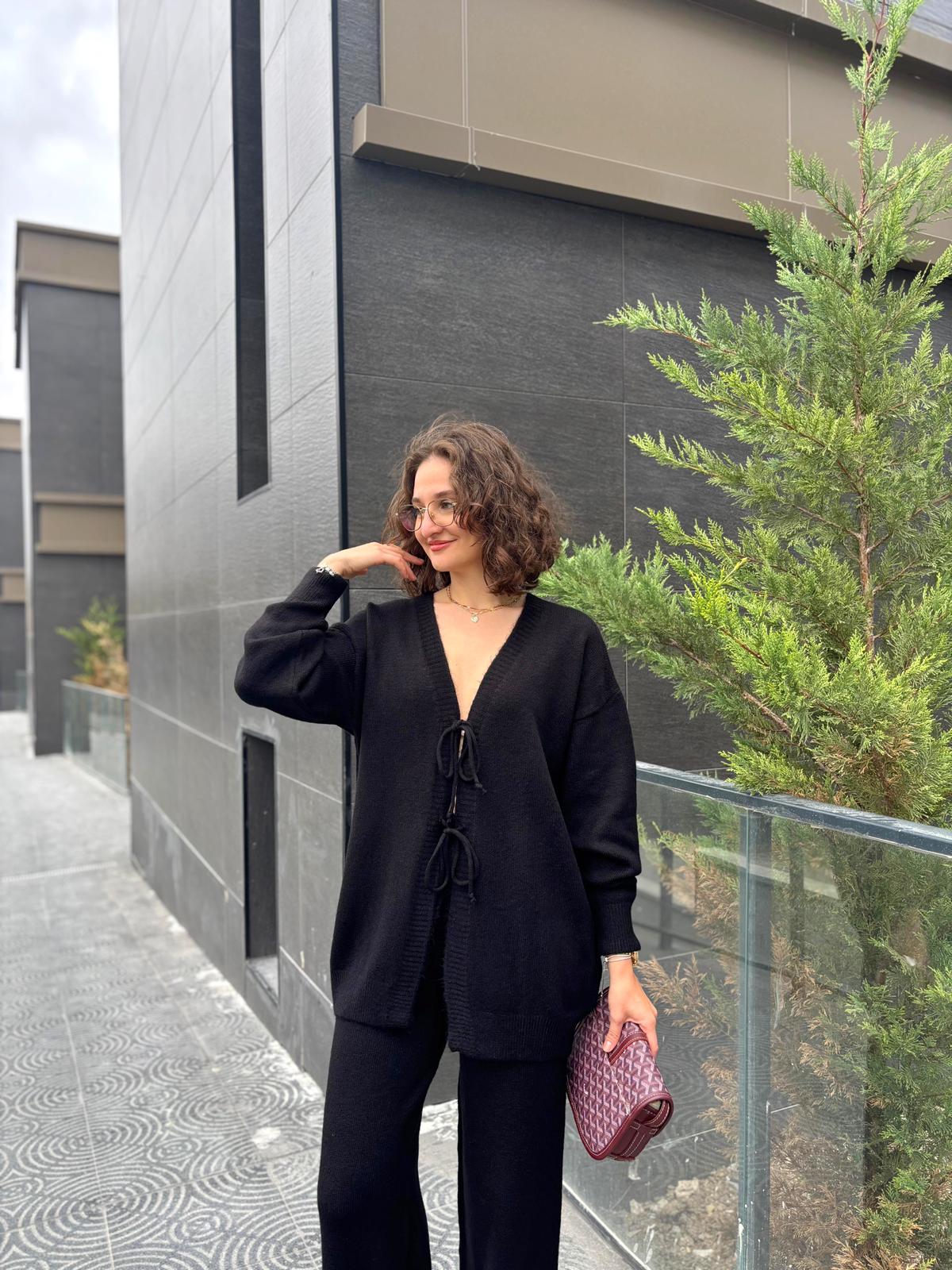 Bağlama Detaylı Yumoş Triko Takım