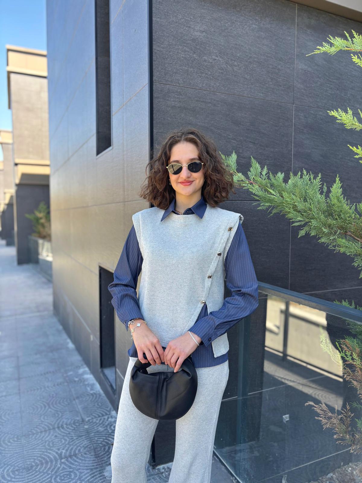 Gömlek Detaylı Üçlü Triko Takım