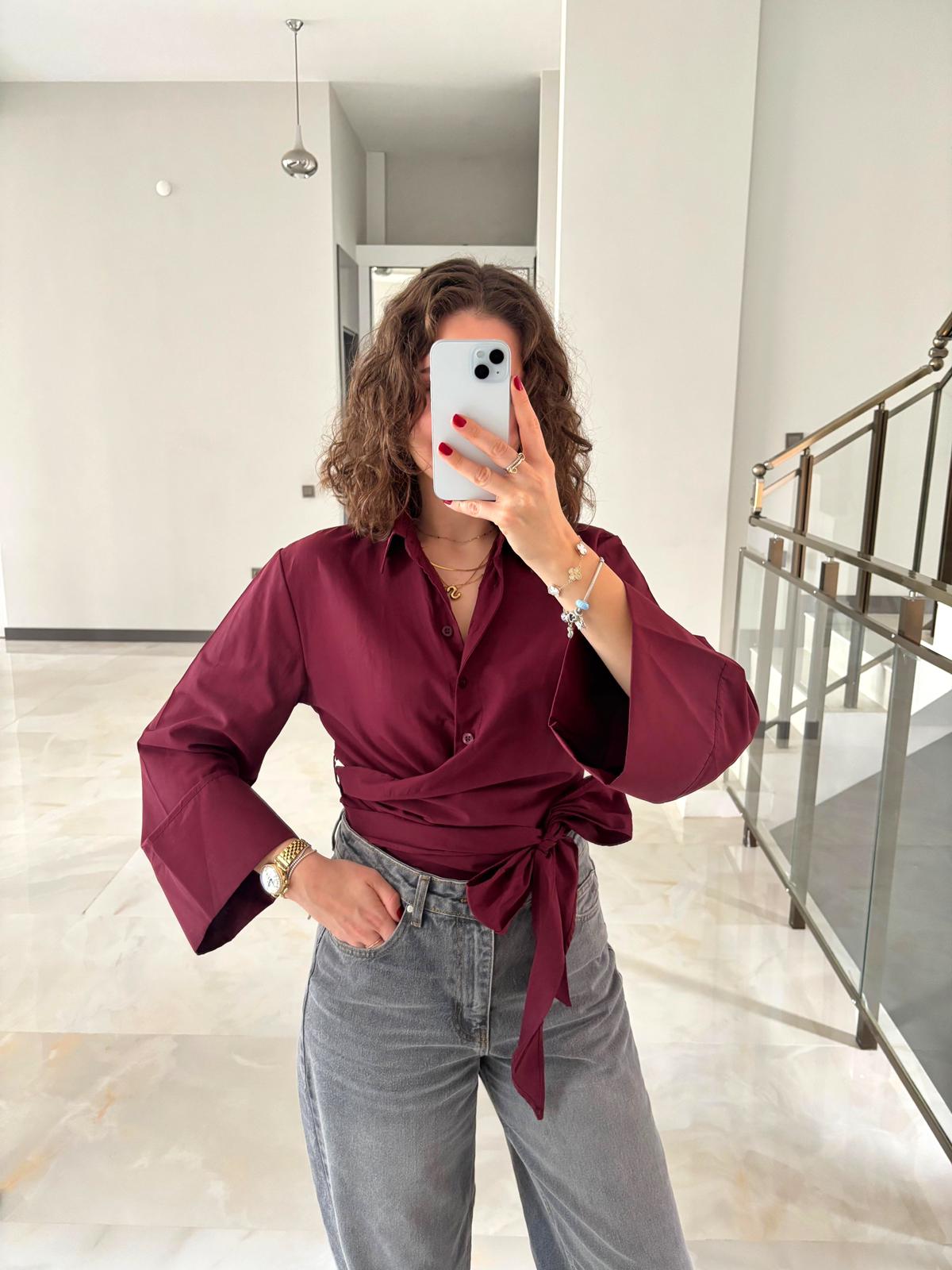 Geniş Kol Bağlama Detaylı Gömlek