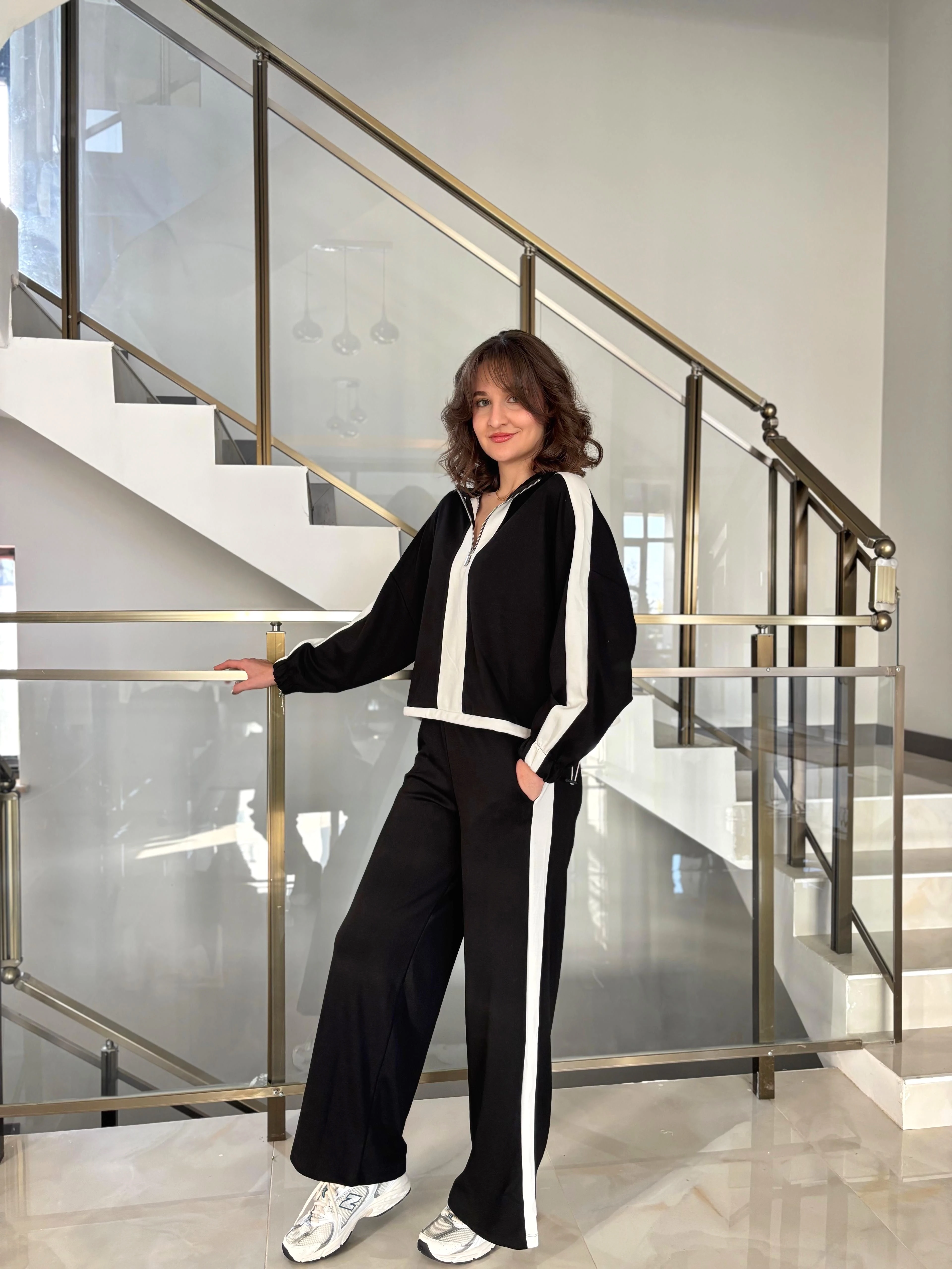 Önü Fermuarlı Şerit Detaylı Modal Takım