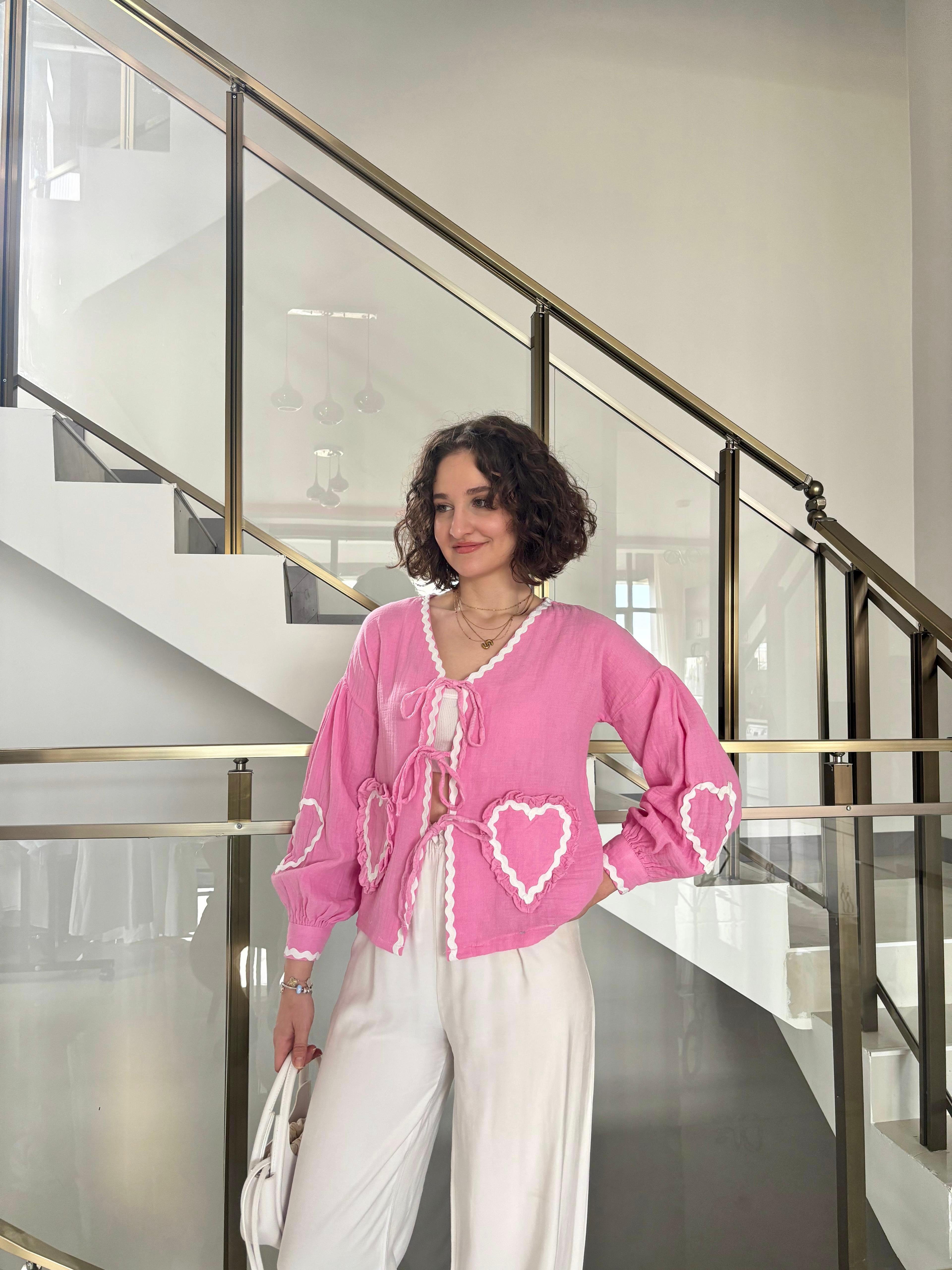 Kalp İşlemeli Pinterest Bluz - Pembe