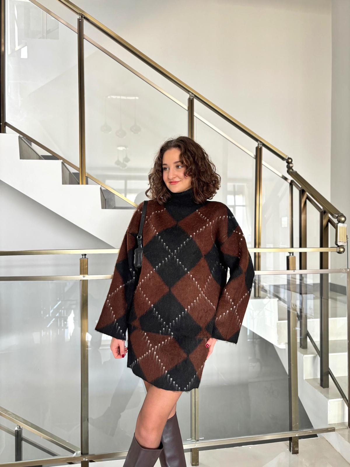 Baklava Desen Dik Yaka Kazak Etek Takım