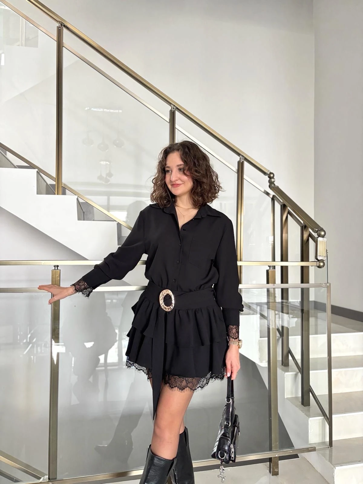 Etek Ucu Ve Kolları Dantelli Beli Kemerli Siyah Elbise